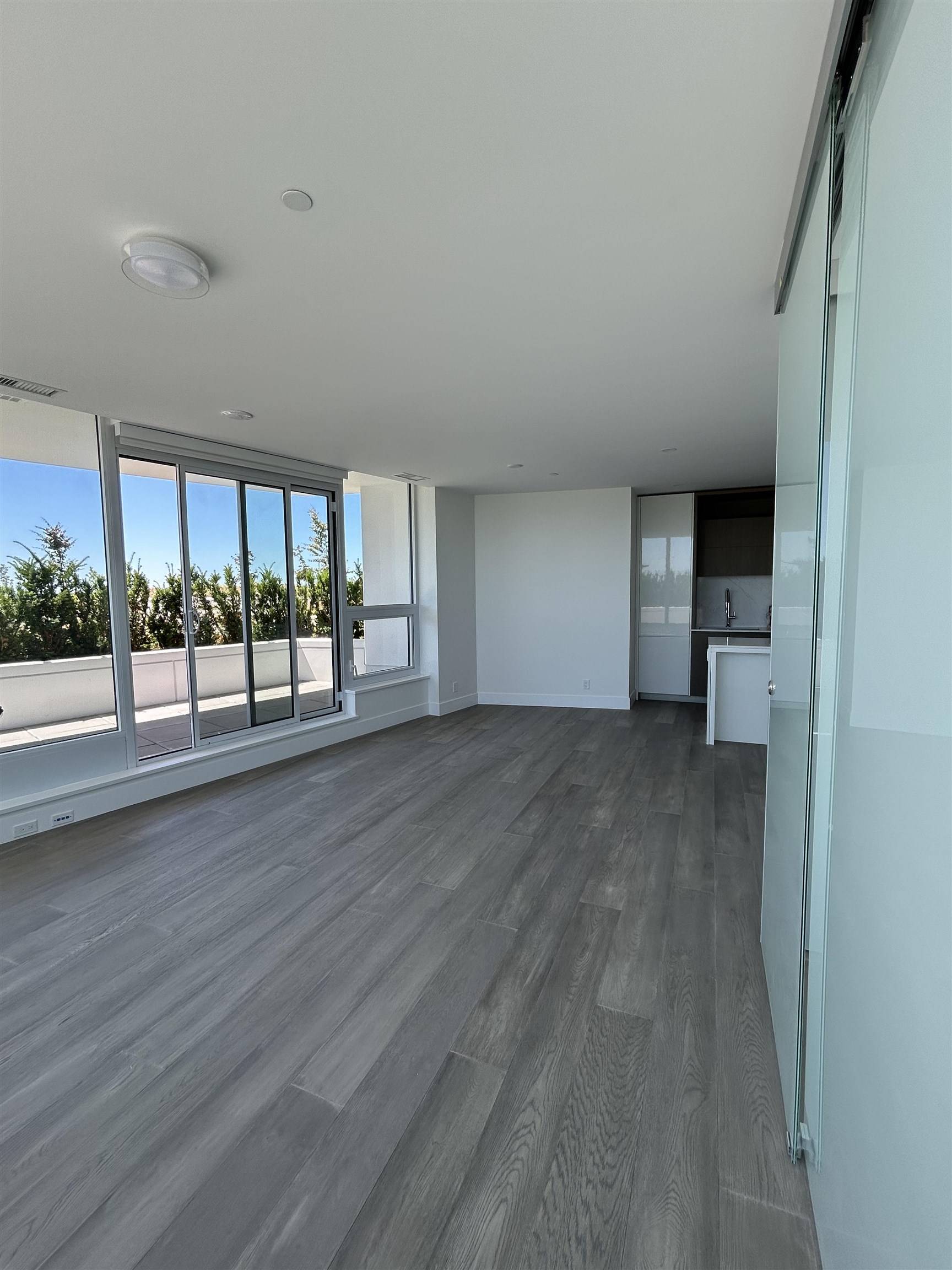 White Rock, BC V4A 7M6,1342 Johnston RD