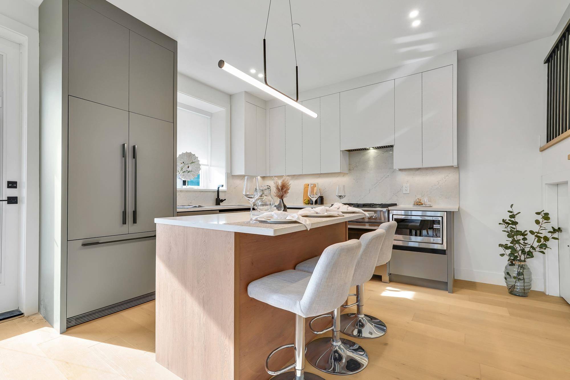 Vancouver, BC V5K 4P4,3483 Adanac ST