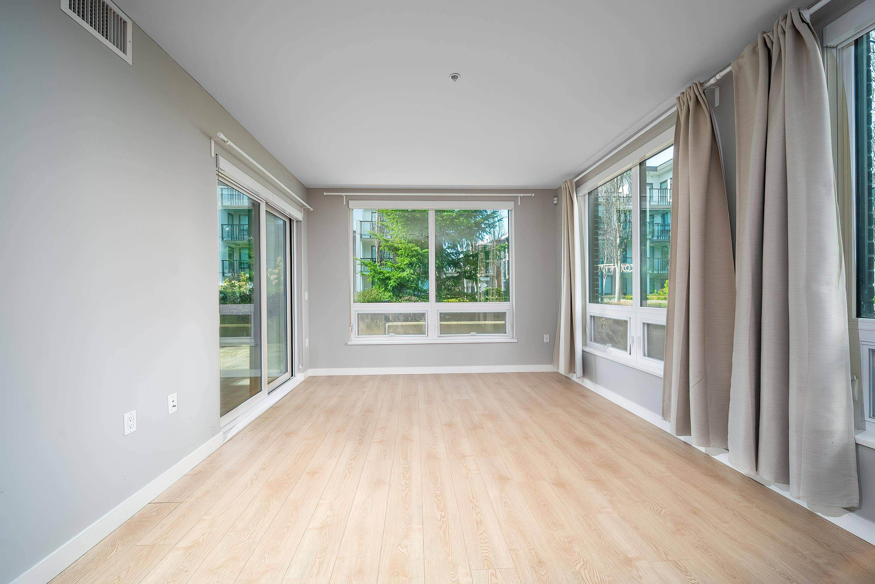 Richmond, BC V6X 0L4,9333 Tomicki AVE #125