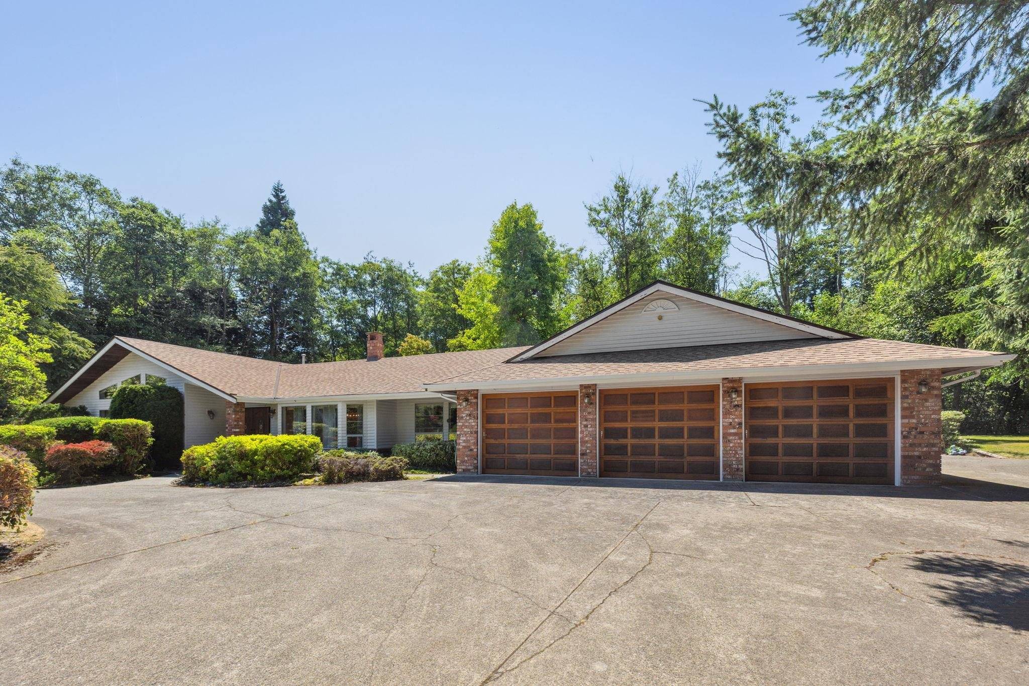Surrey, BC V4P 1R7,14324 25 AVE