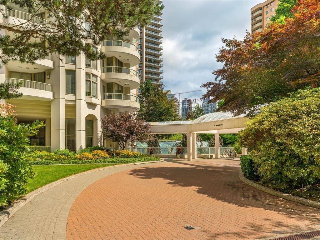 Burnaby, BC V5H 2N1,6188 Patterson AVE #1101