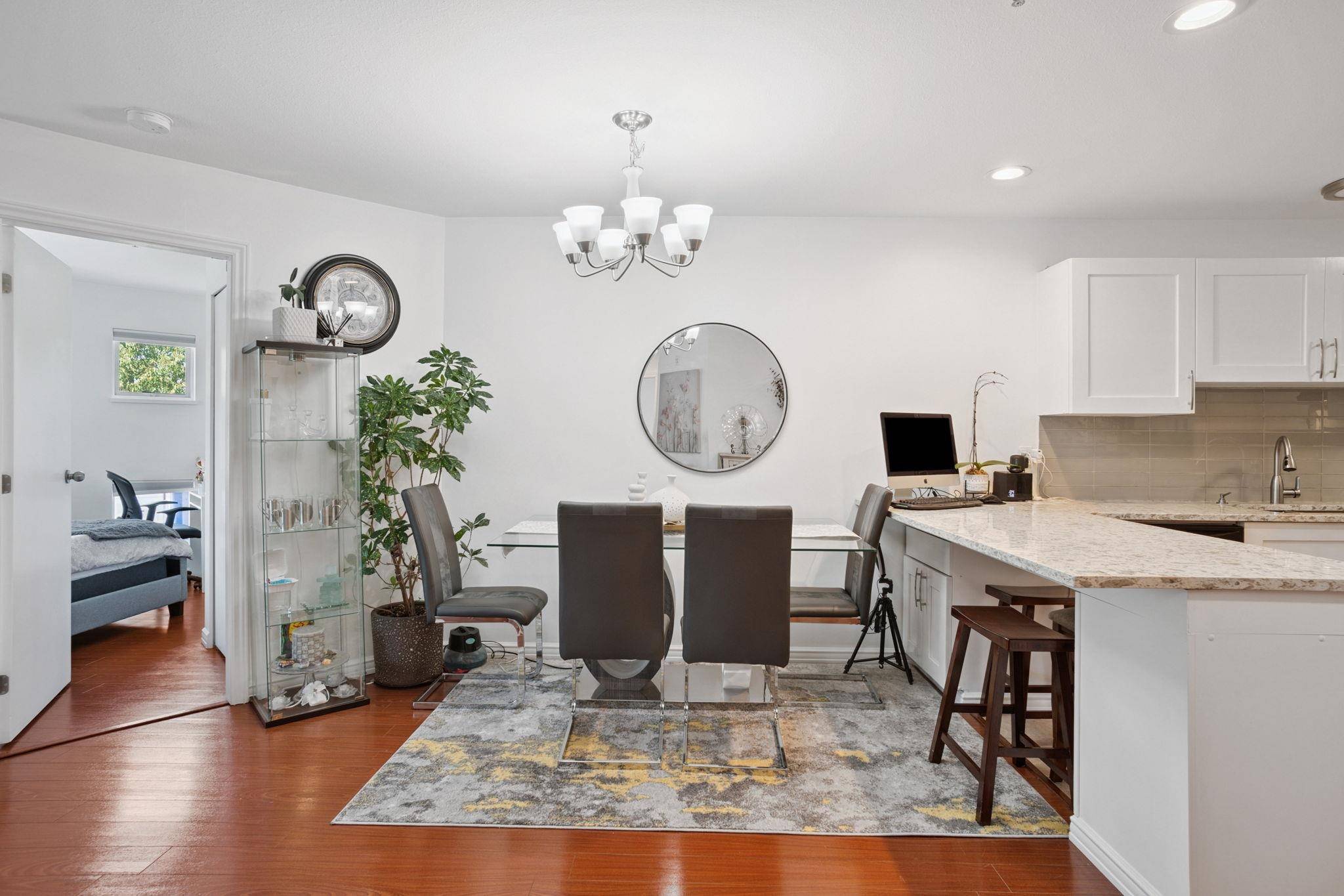 Port Coquitlam, BC V3B 7N7,2983 Cambridge ST #402