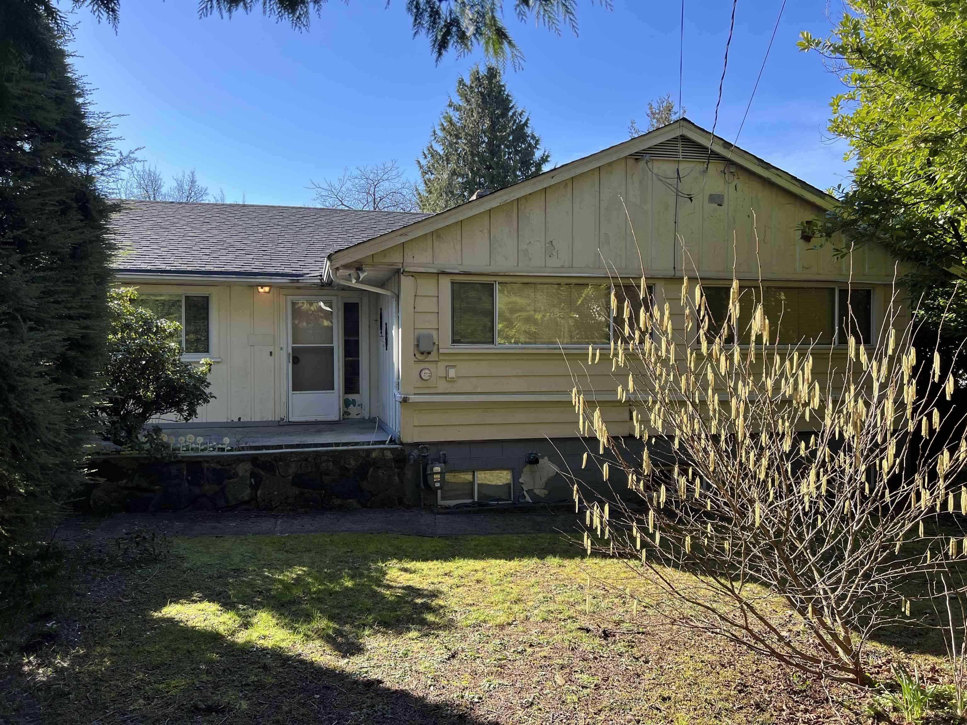 Coquitlam, BC V3K 2W2,840 Rochester AVE