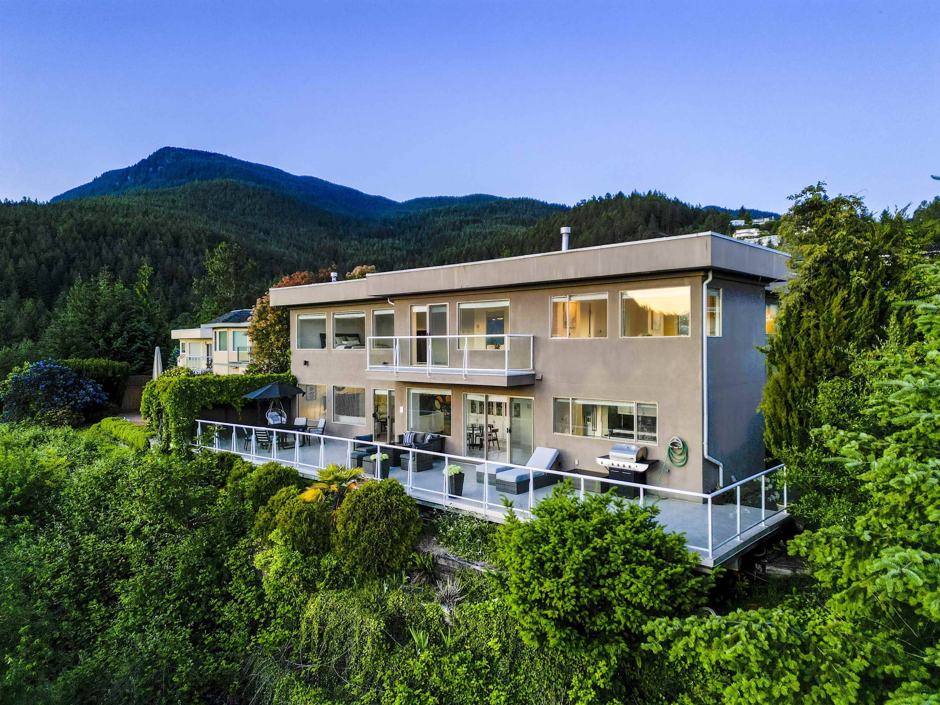 West Vancouver, BC V7W 3E9,5532 Westhaven RD