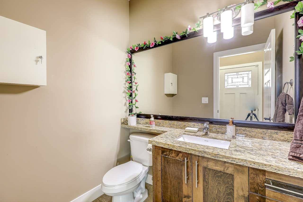 Surrey, BC V3W 1Y7,13987 64 AVE