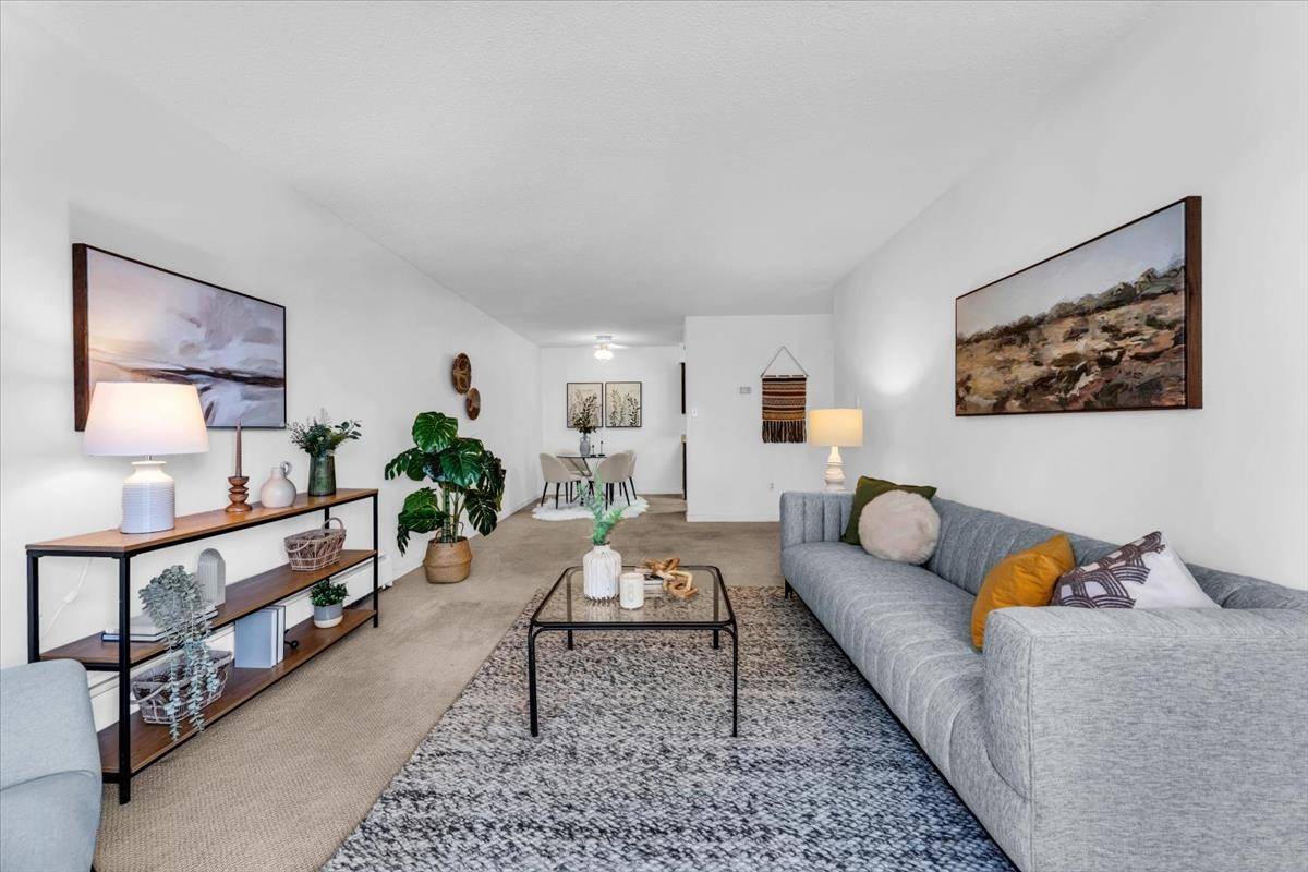 North Vancouver, BC V7L 2V5,122 E 17th ST #204