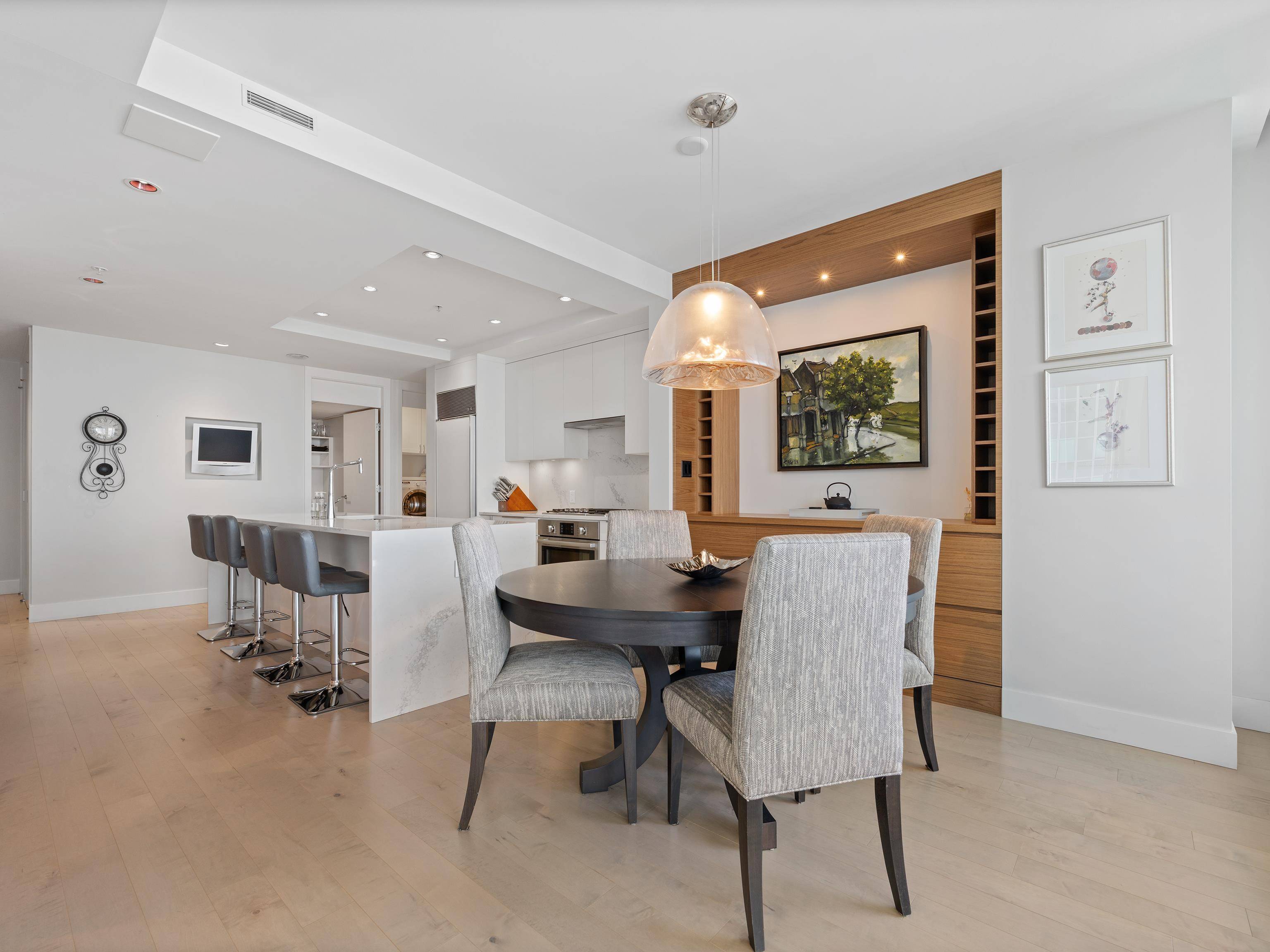 Vancouver, BC V6C 2C6,1077 W Cordova ST #2304