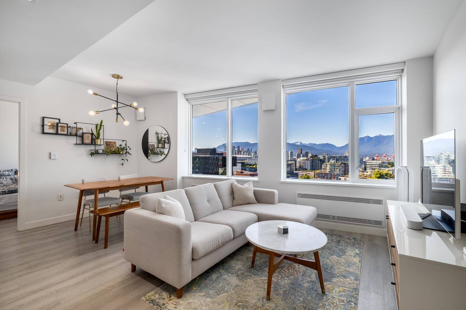 Vancouver, BC V5T 0H3,209 E 7th AVE #902
