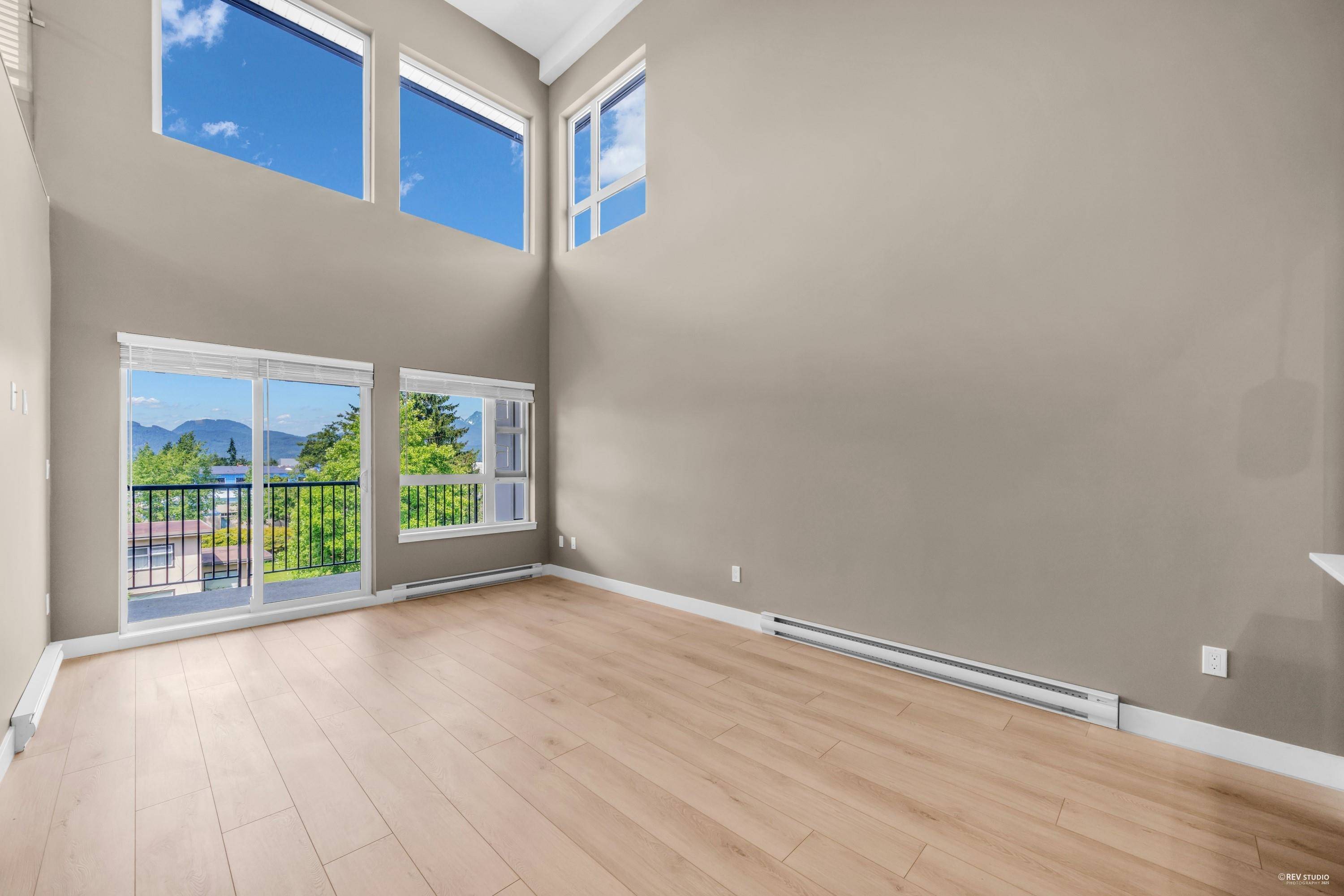 Maple Ridge, BC V2X 3Y8,22562 121 AVE #401