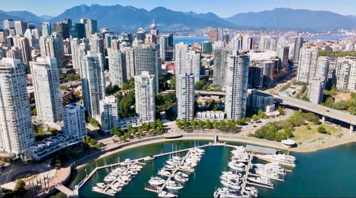 Vancouver, BC V6Z 3A4,1067 Marinaside CRES #707