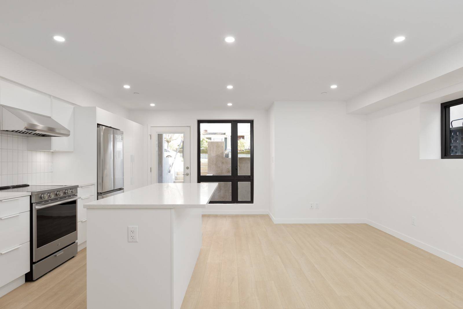 Vancouver, BC V5Y 3H4,5451 Columbia ST