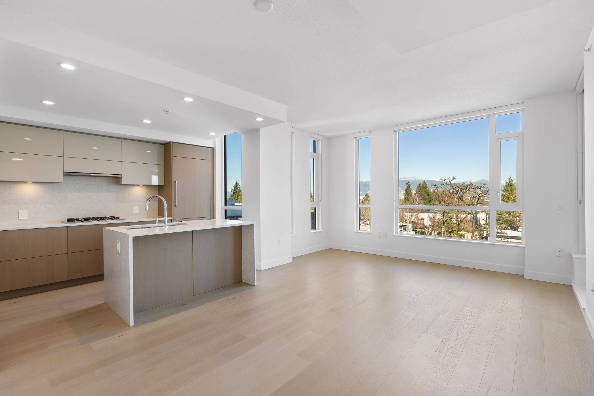 Vancouver, BC V5Y 2J3,469 W King Edward AVE #405