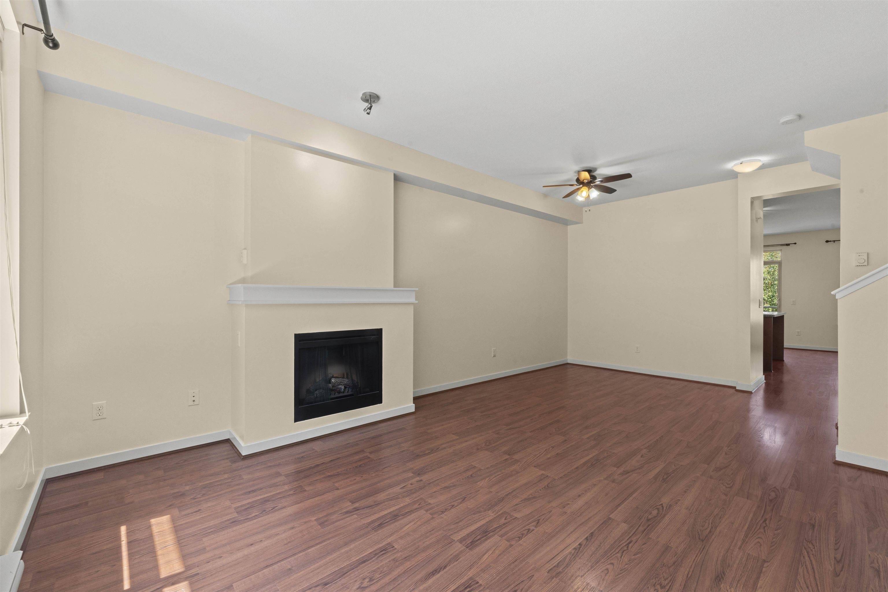 Surrey, BC V3Z 3K3,2738 158 ST #74