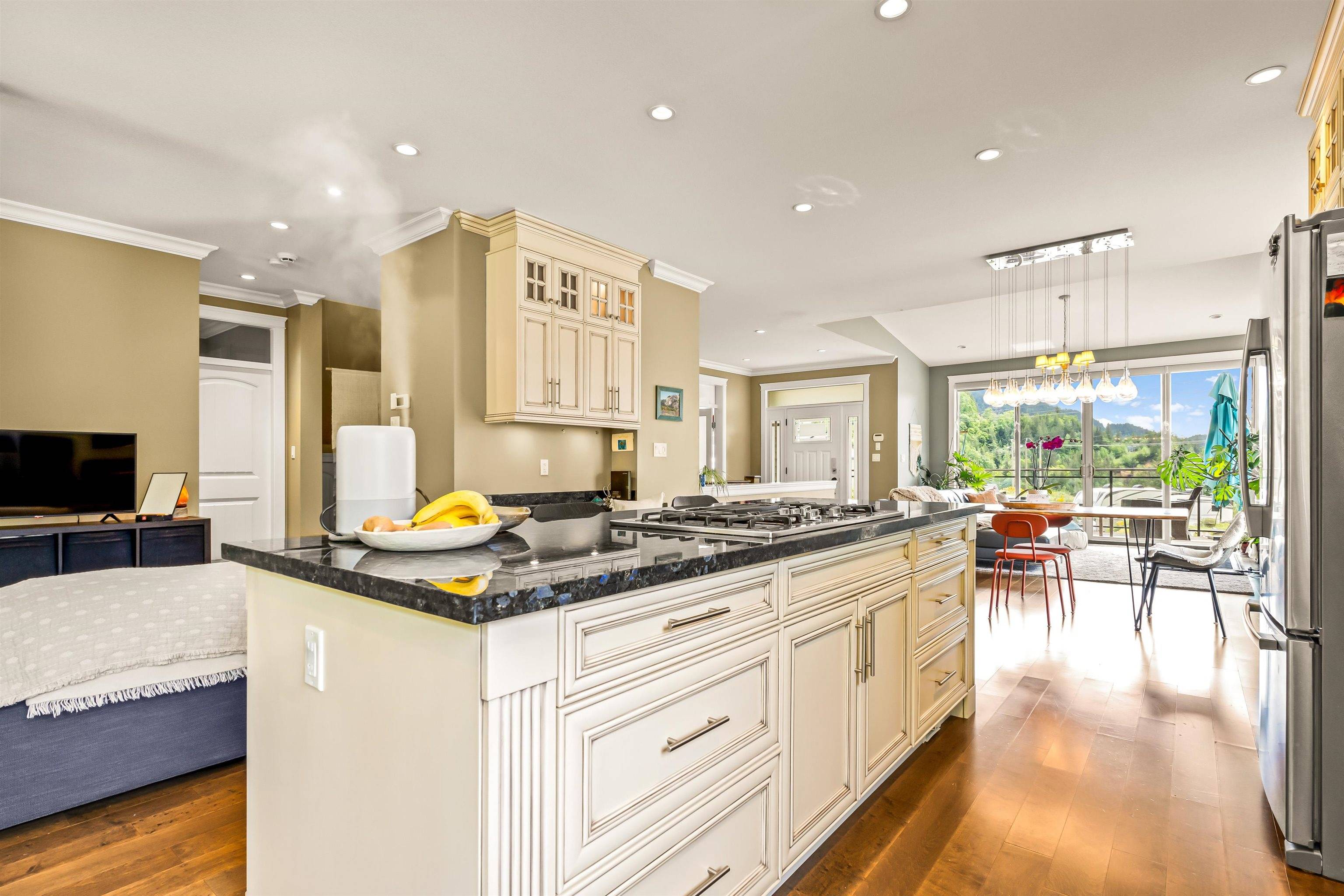 Britannia Beach, BC V0N 1J0,915 Thistle PL