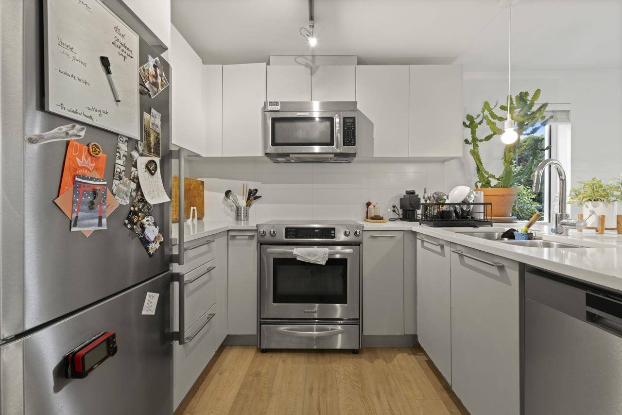 Vancouver, BC V5N 1E1,1661 E 2nd AVE #107