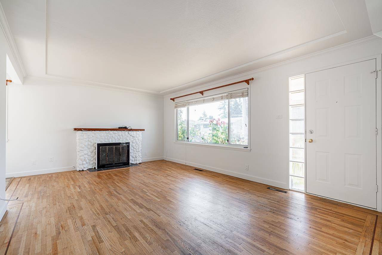 White Rock, BC V4B 2J3,15439 Oxenham AVE