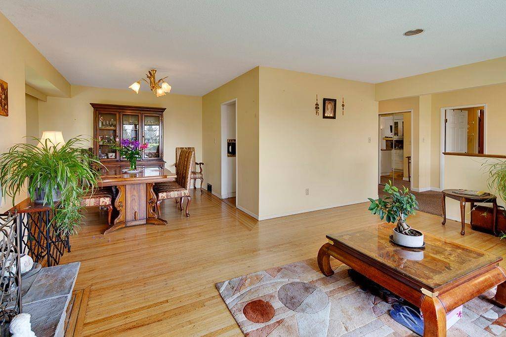 North Vancouver, BC V7J 1L6,1240 Eastview RD