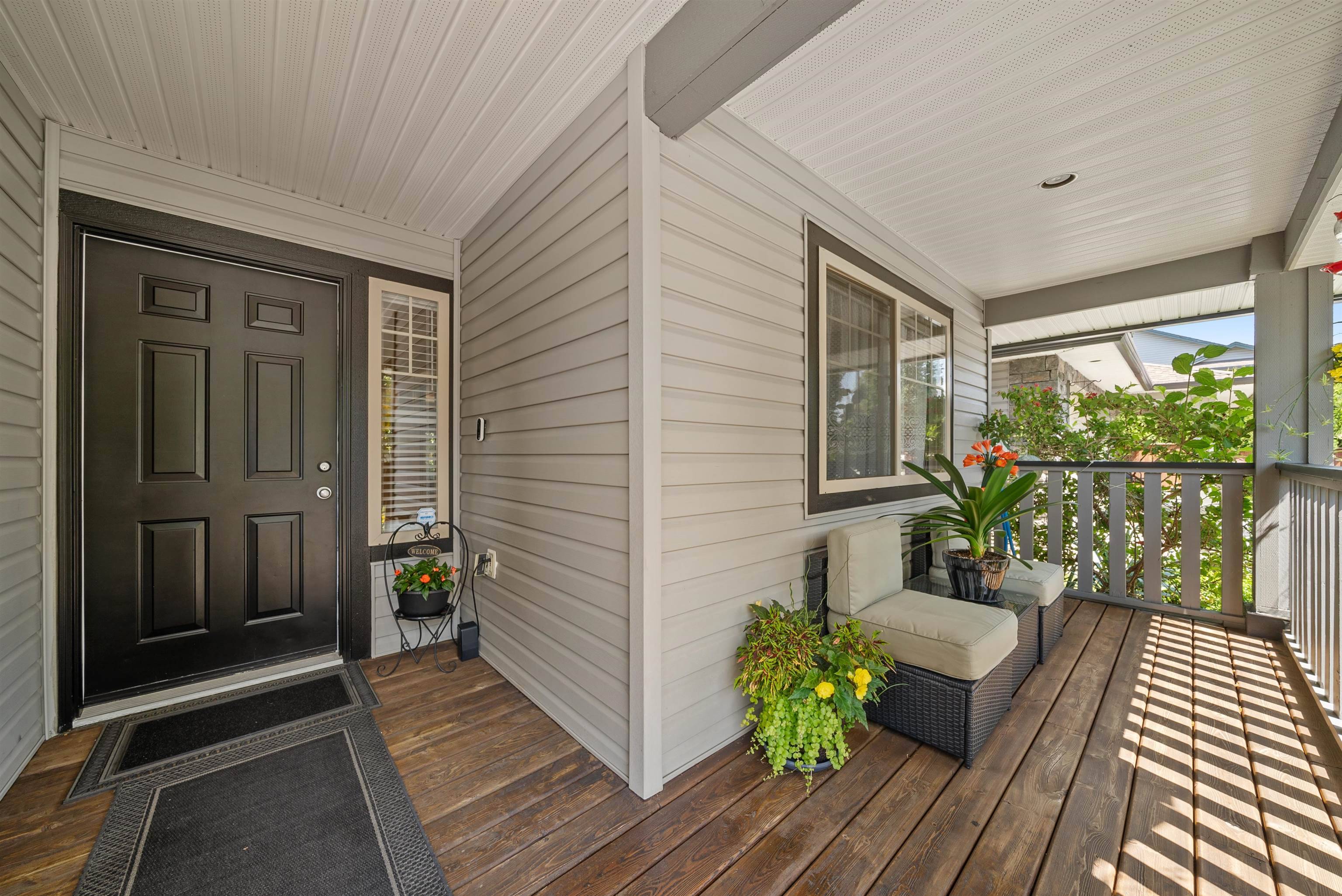 Maple Ridge, BC V2W 2C1,11483 Creekside ST