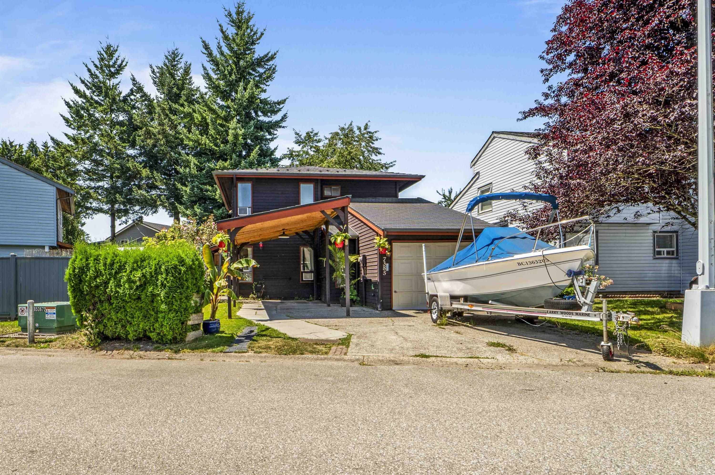 Surrey, BC V3W 7B8,7385 129 ST