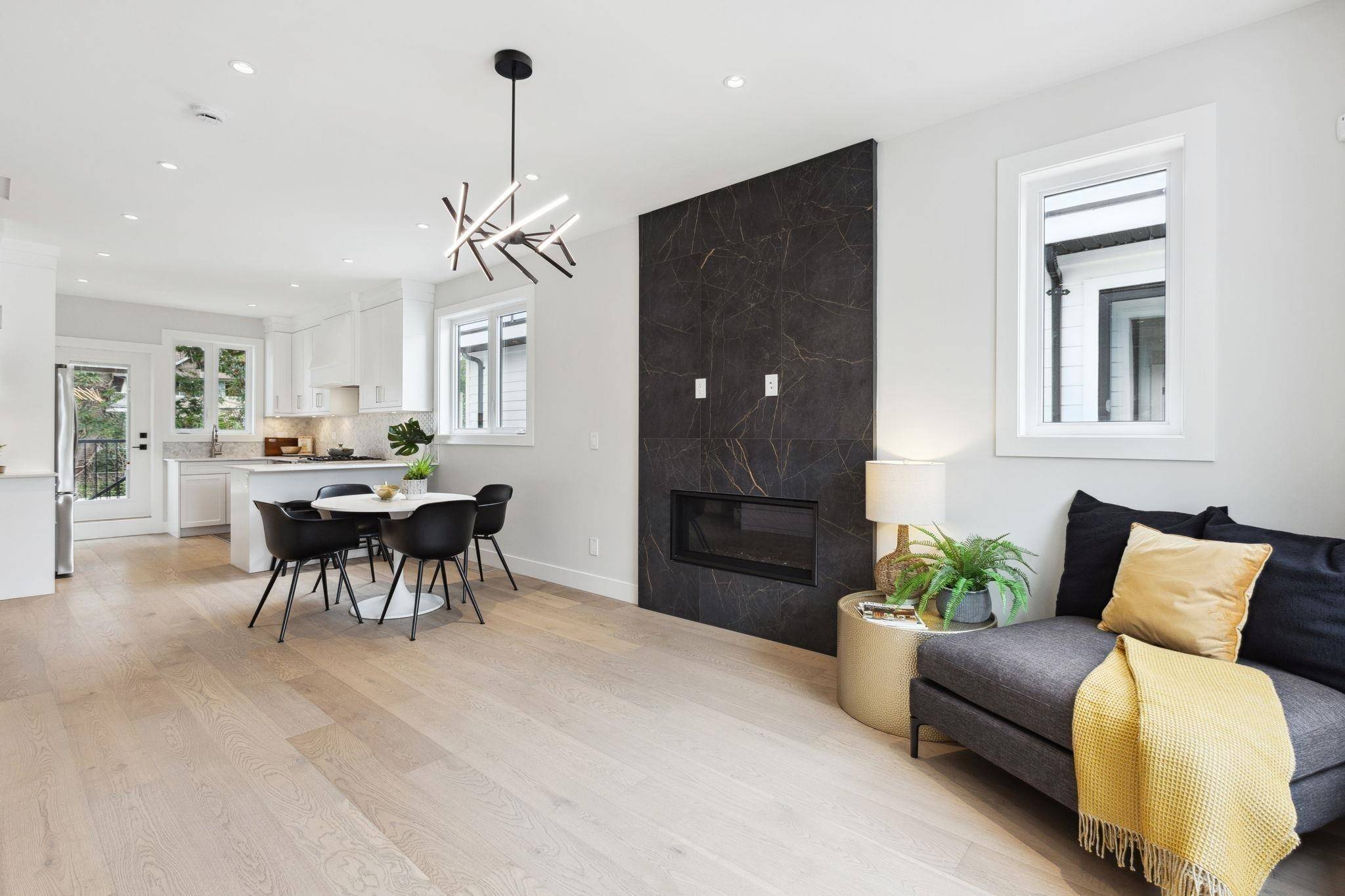 North Vancouver, BC V7P 1N2,1330 W 15th ST