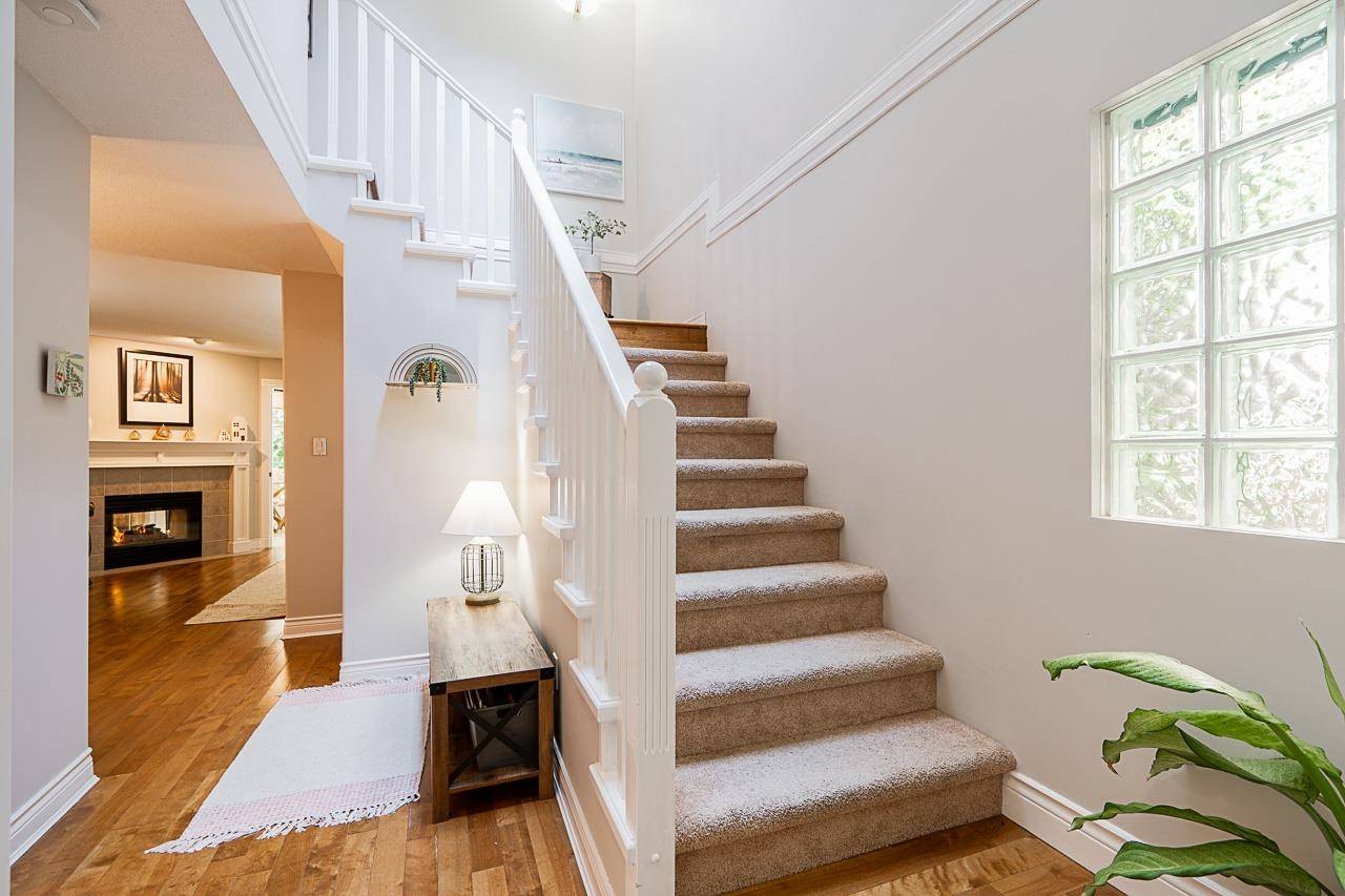 North Vancouver, BC V7H 2Z6,1158 Strathaven DR