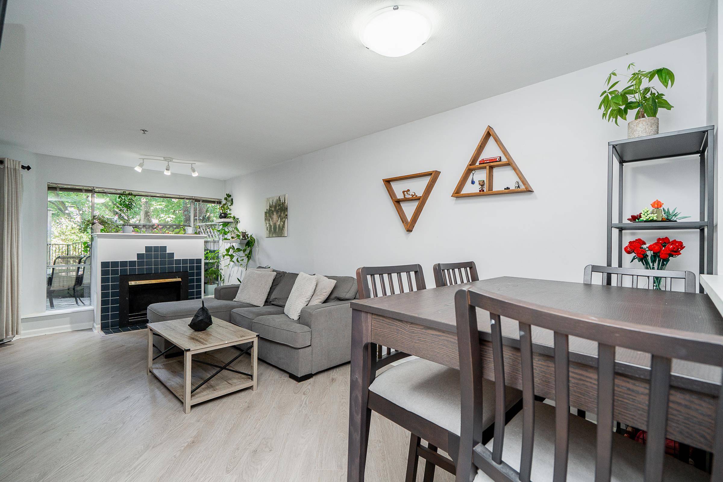 Port Coquitlam, BC V3C 6R9,2401 Hawthorne AVE #111