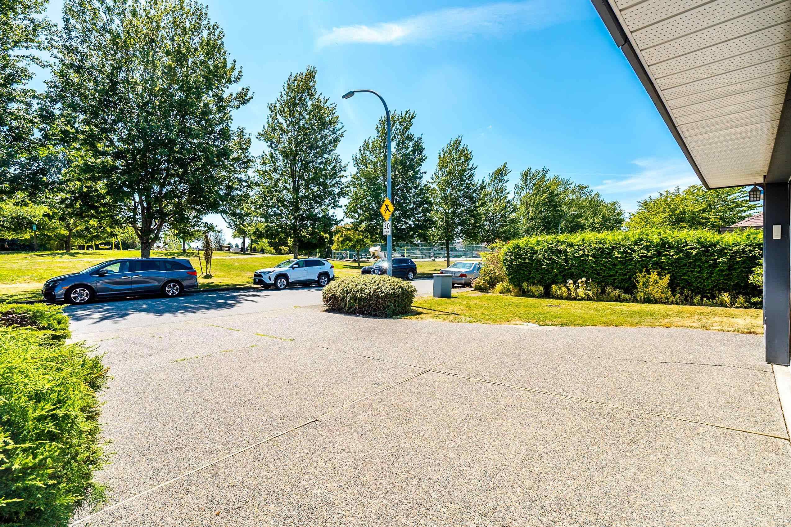 Richmond, BC V6X 3T9,10171 Hall AVE