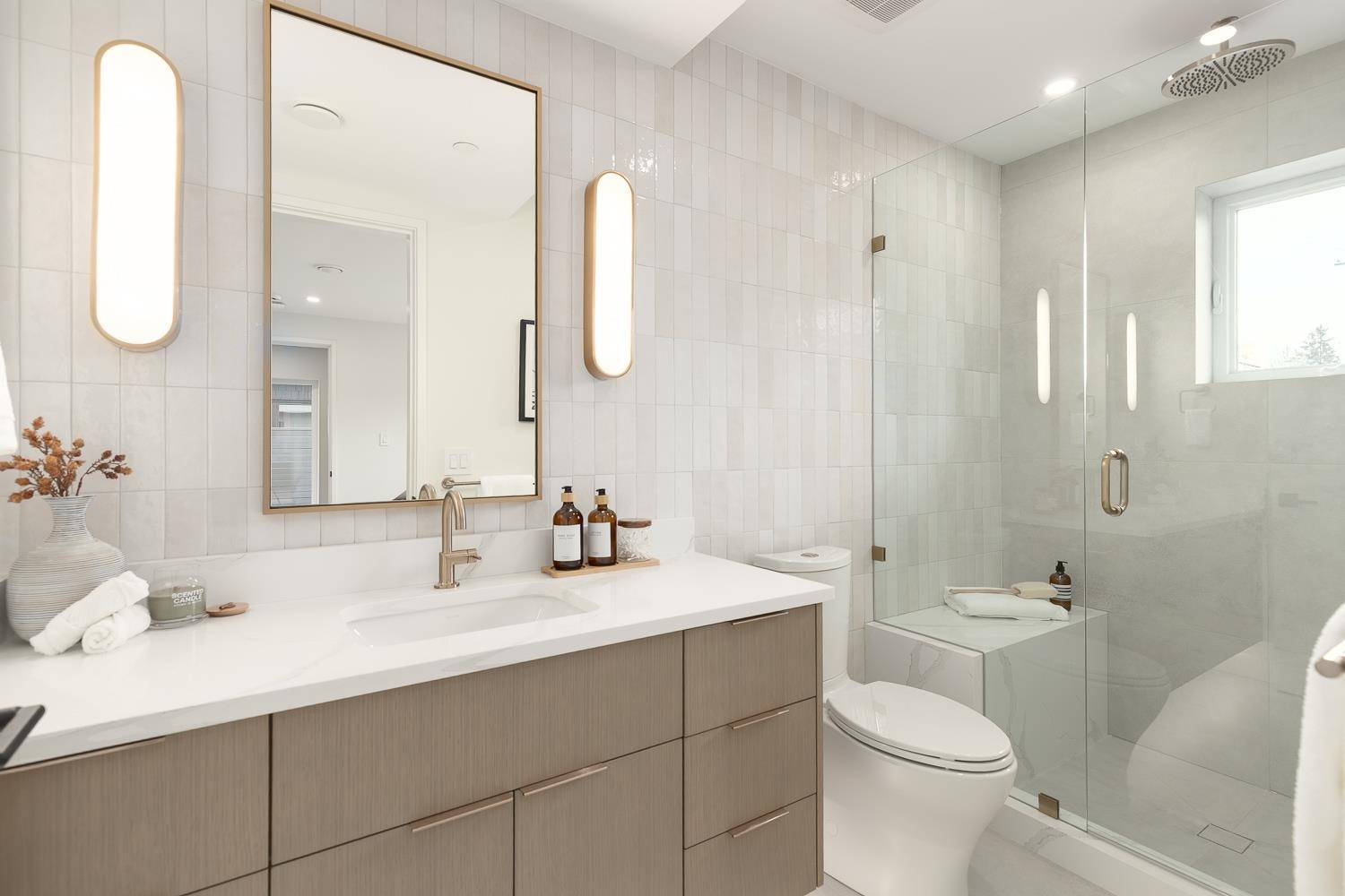 Vancouver, BC V5R 3M7,2652 E 38th AVE