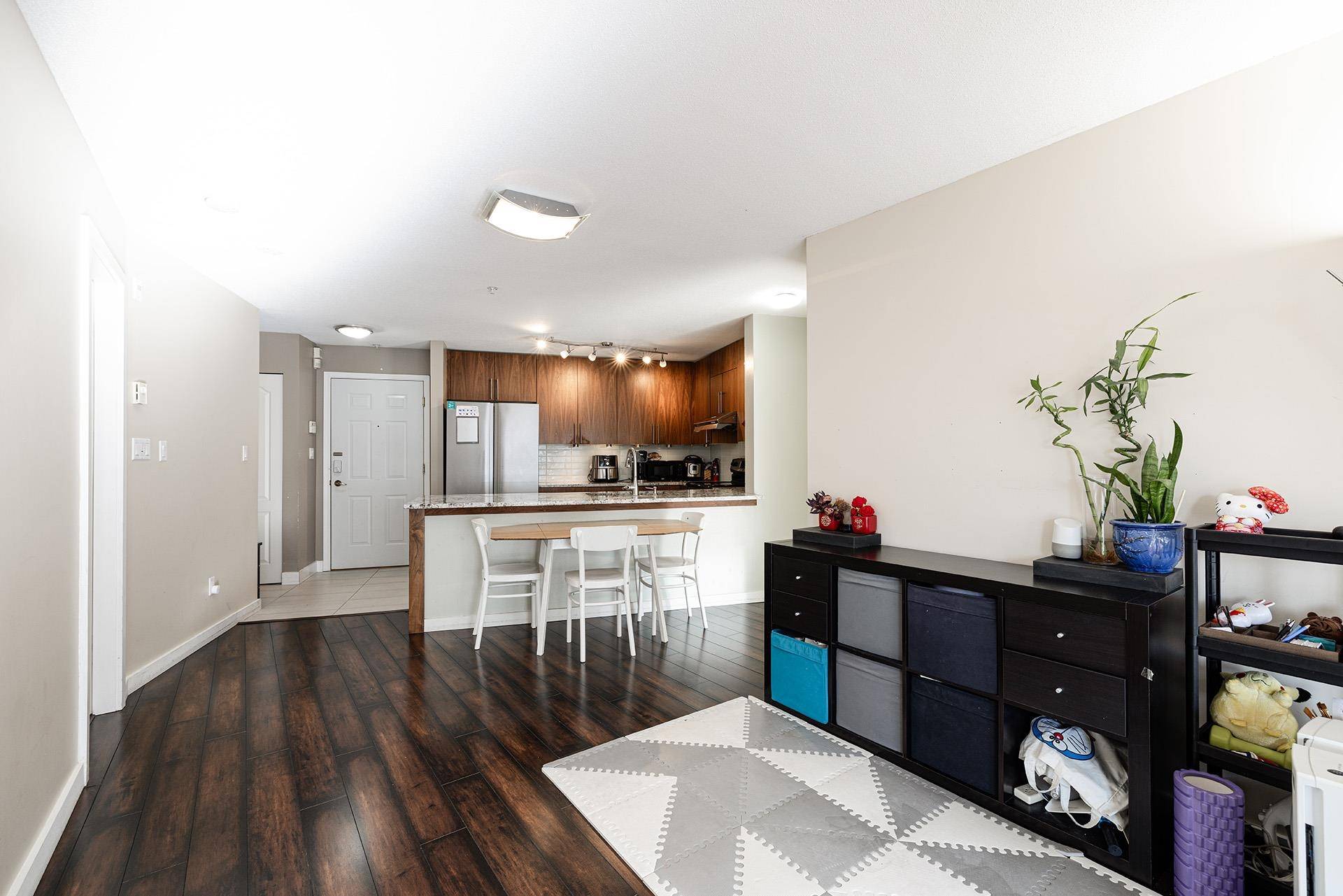 Richmond, BC V7C 5P5,5880 Dover CRES #219