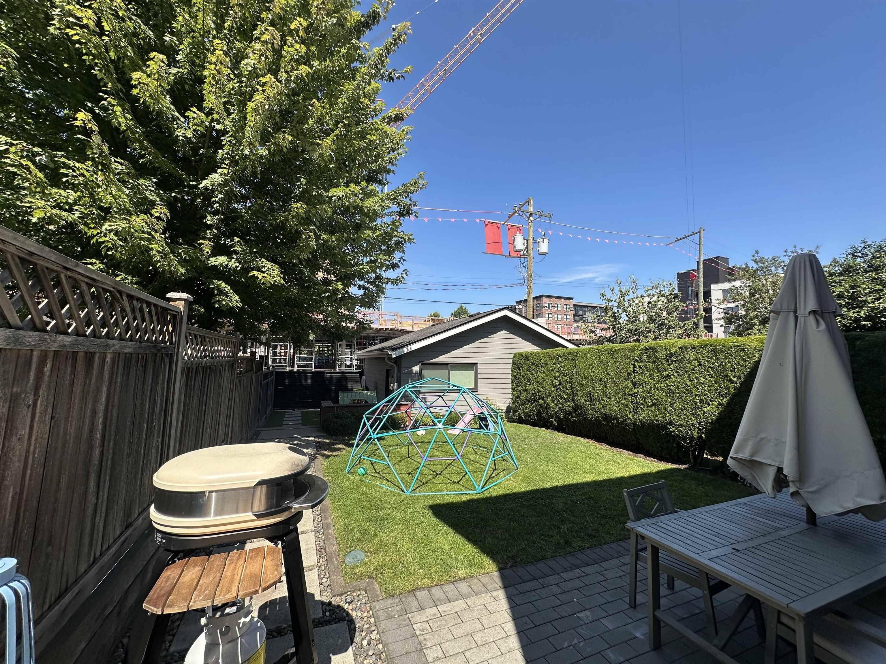 Vancouver, BC V5L 1X1,2073 E Pender ST