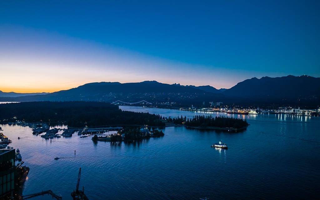 Vancouver, BC V6C 2C6,1077 W Cordova ST #PH4201