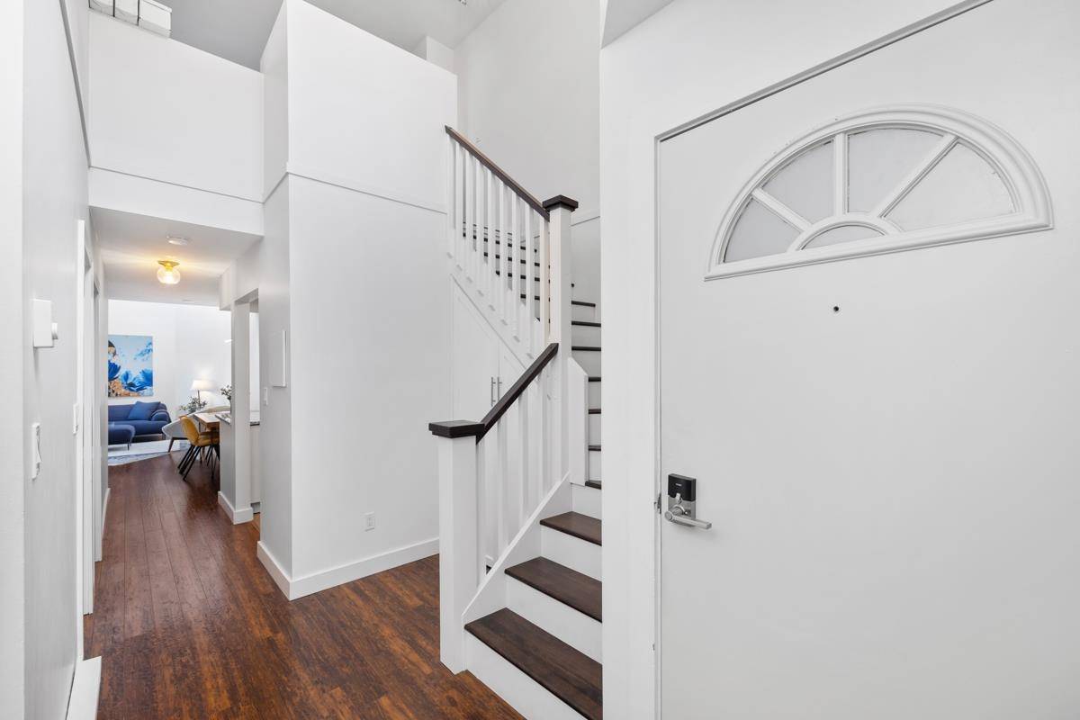 Vancouver, BC V6H 1C4,1082 W 8th AVE #304