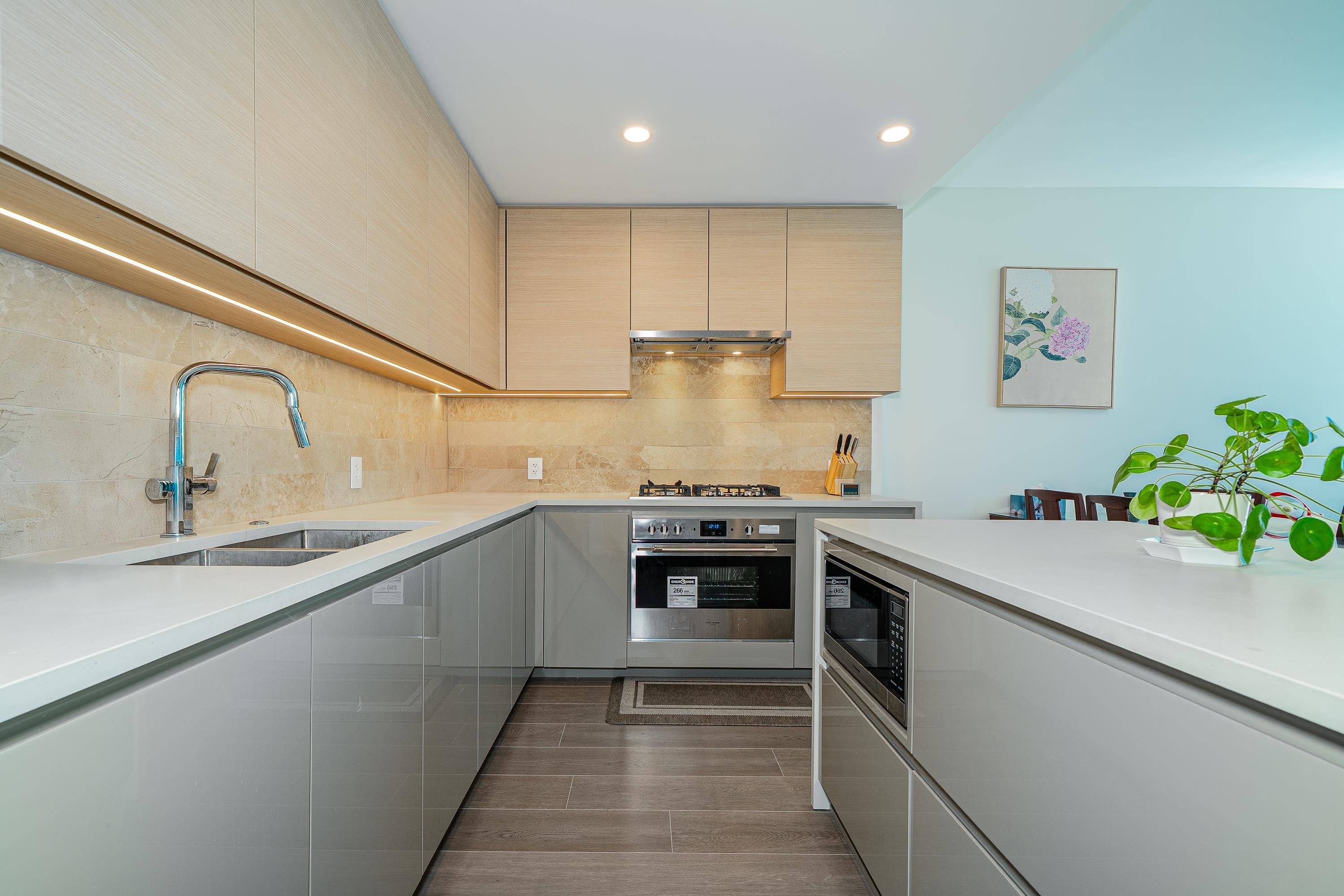 Burnaby, BC V5C 0N9,4168 Lougheed HWY #1102