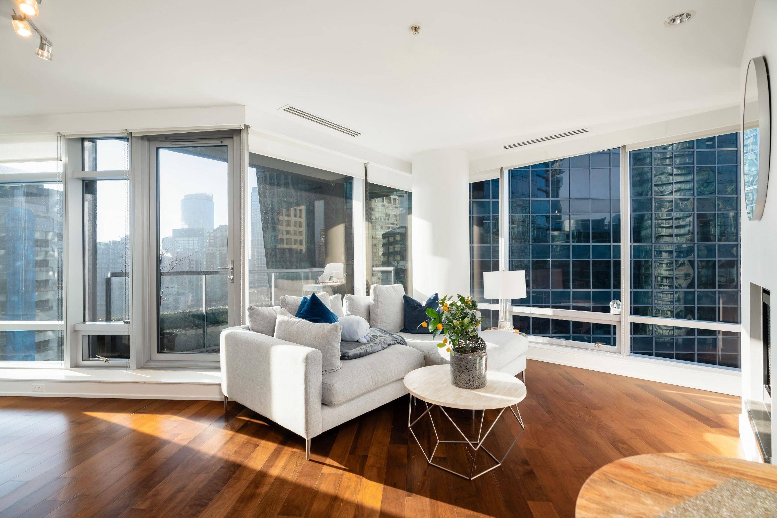 Vancouver, BC V6E 4V2,1111 Alberni ST #1808