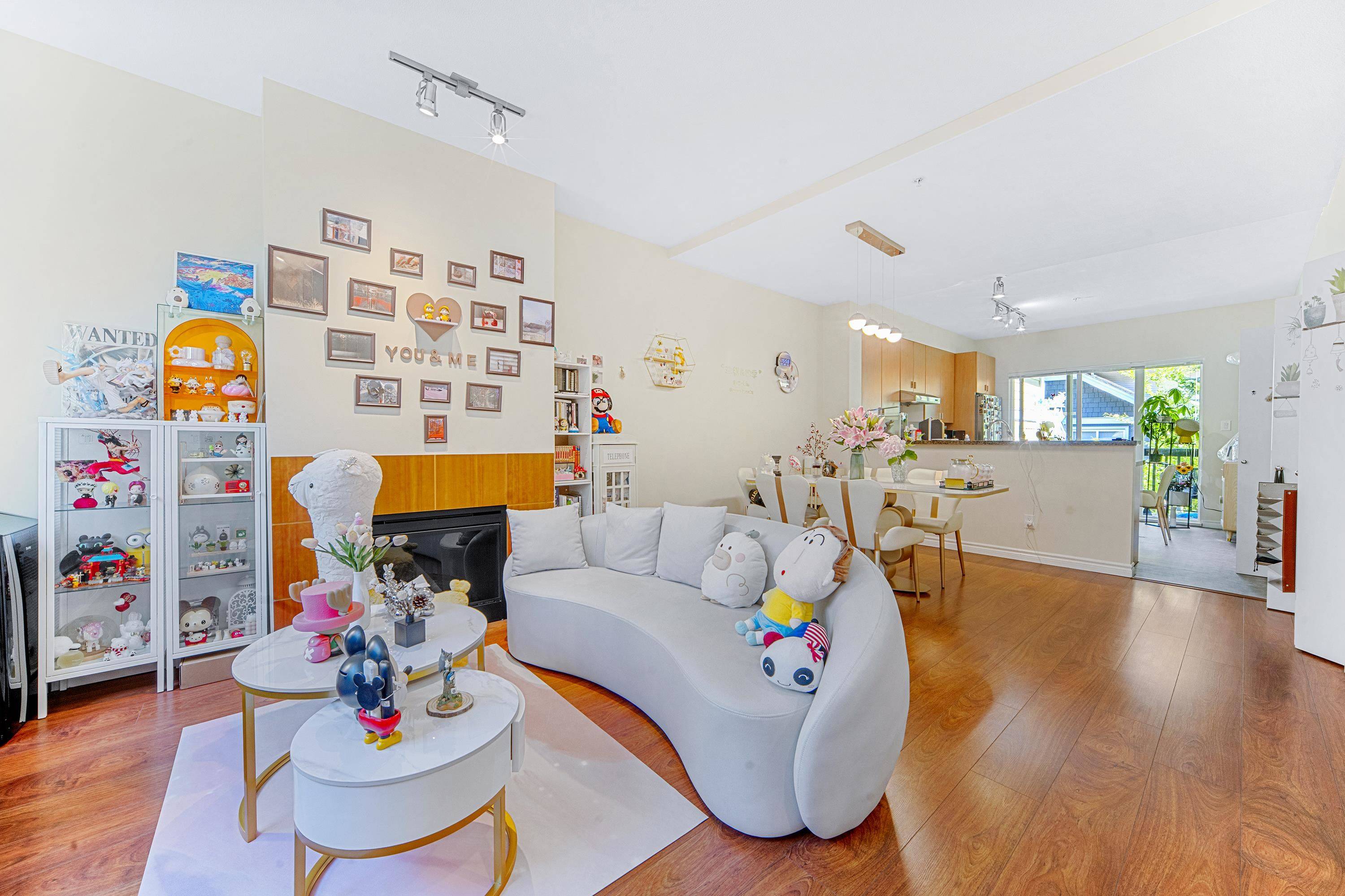 Burnaby, BC V3N 5E4,6878 Southpoint DR #80