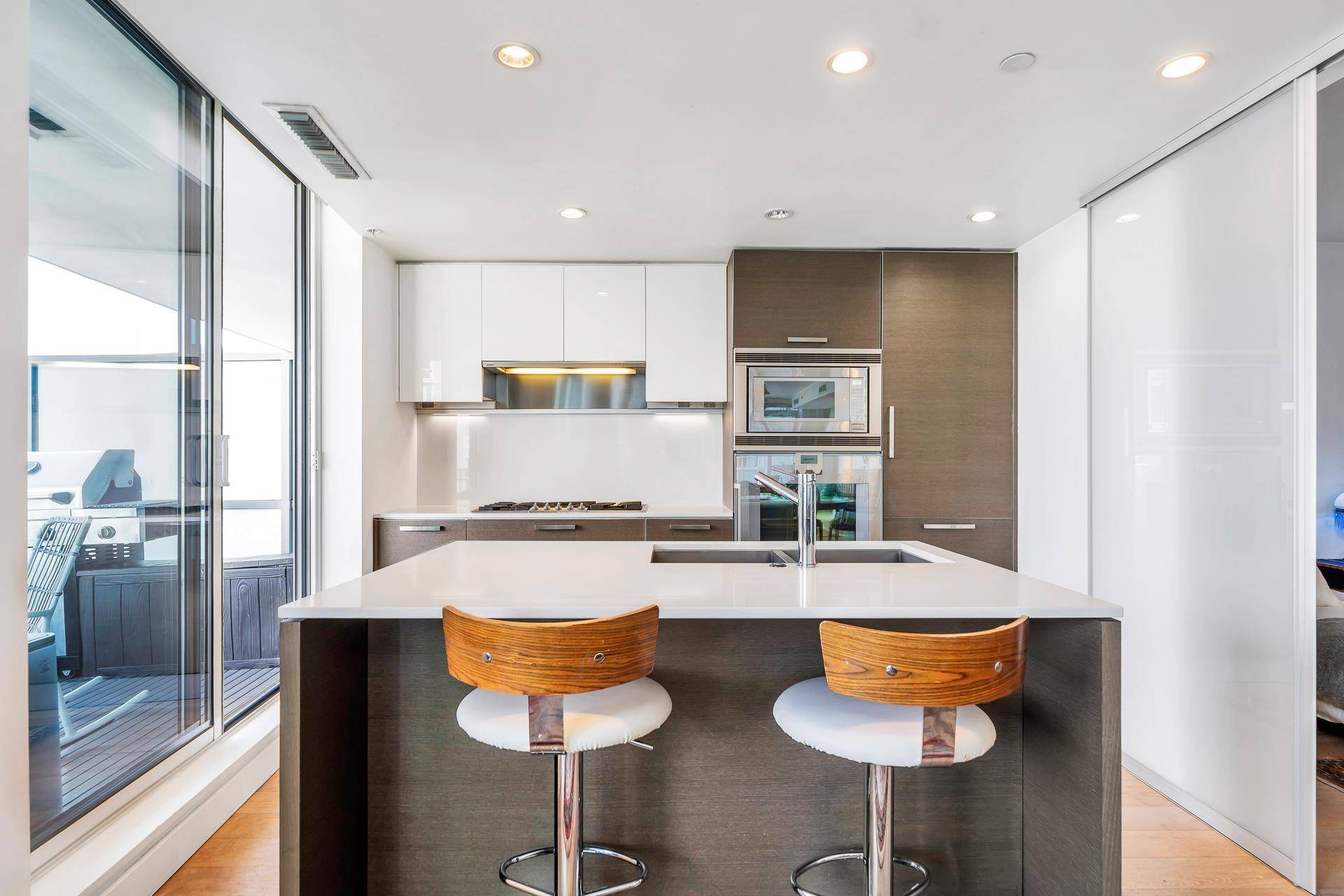 Vancouver, BC V6G 0A7,1499 W Pender ST #1601