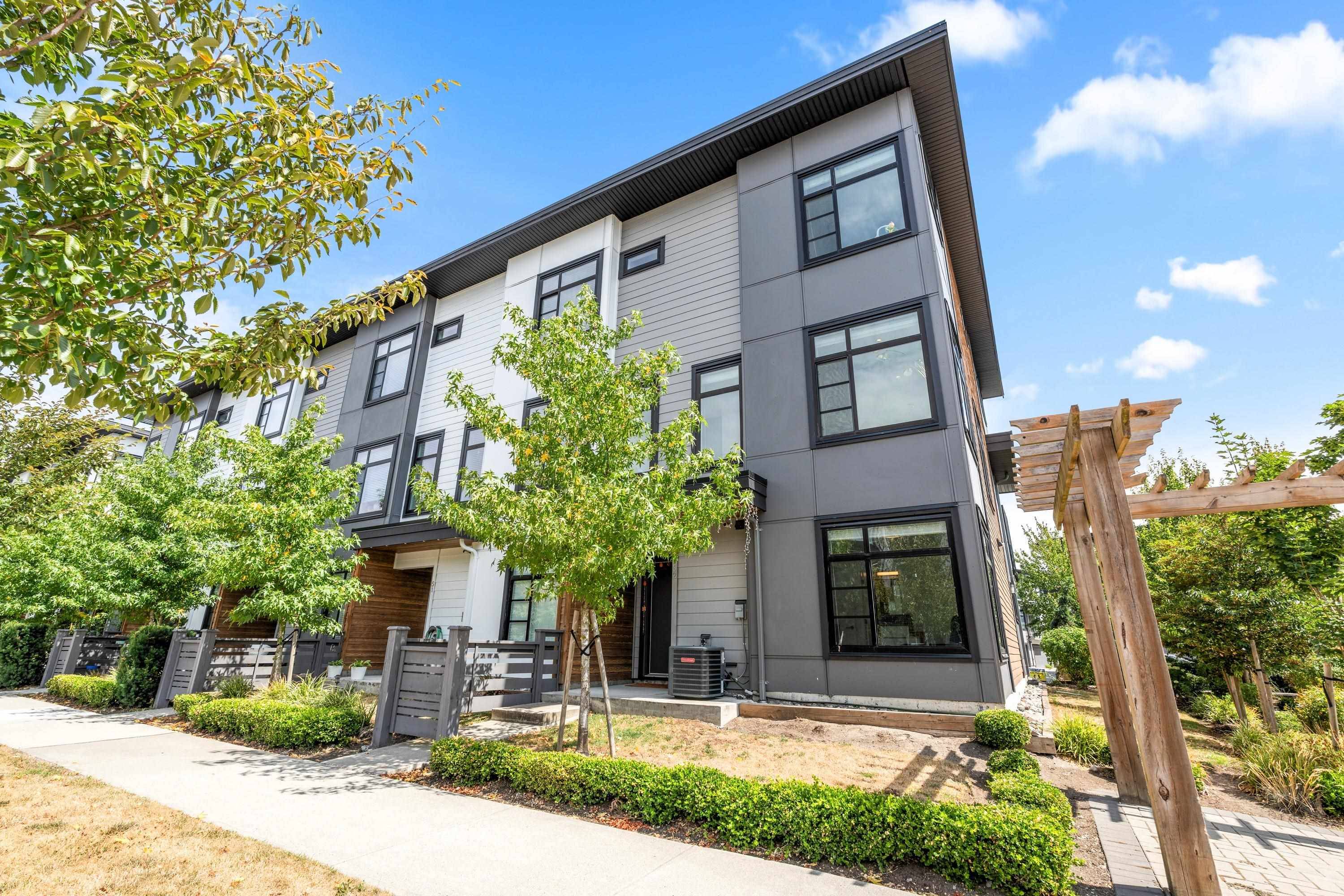 Surrey, BC V4N 6V9,7127 193a ST #52