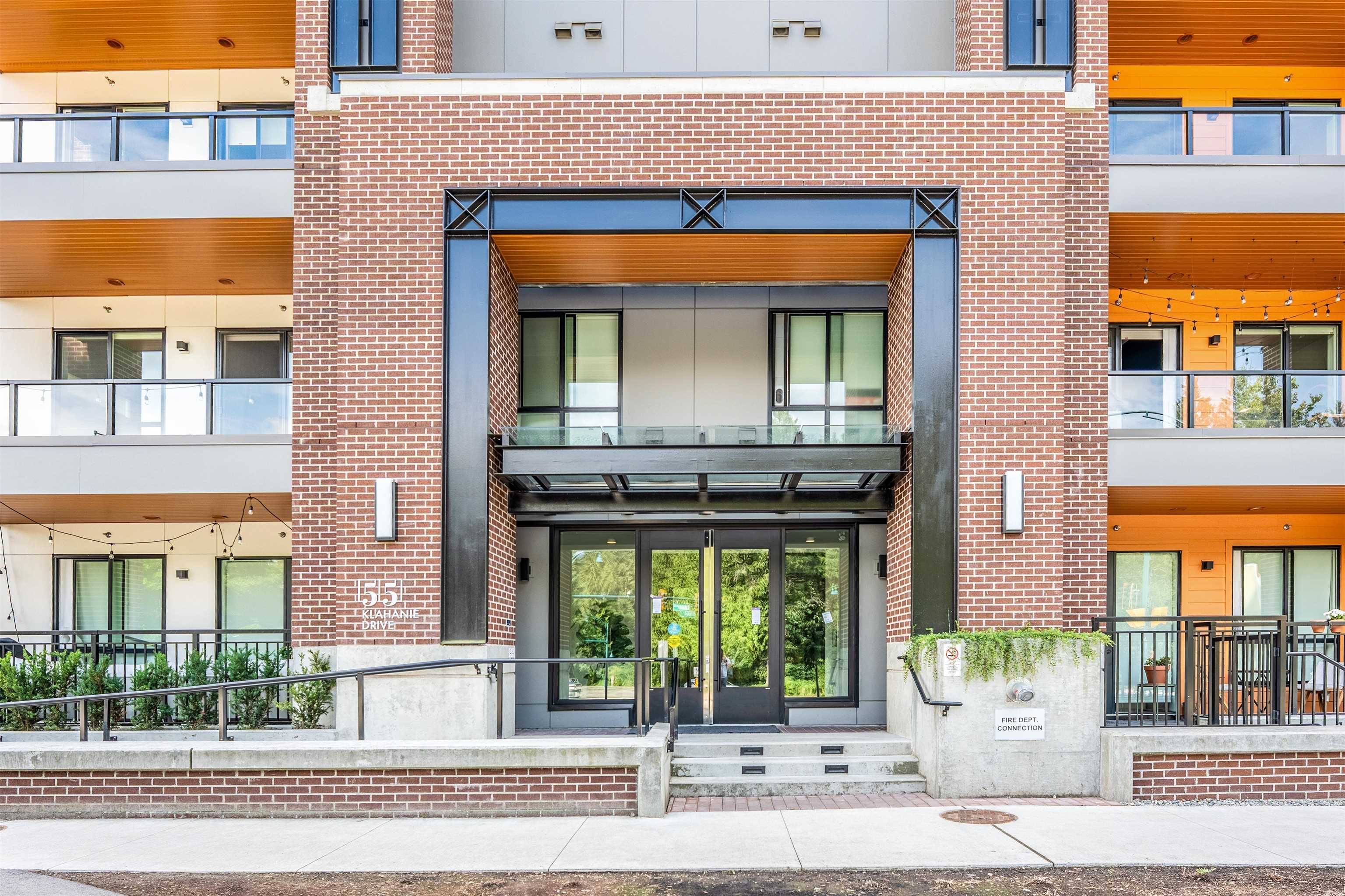 Port Moody, BC V3H 0M9,55 Klahanie DR #319