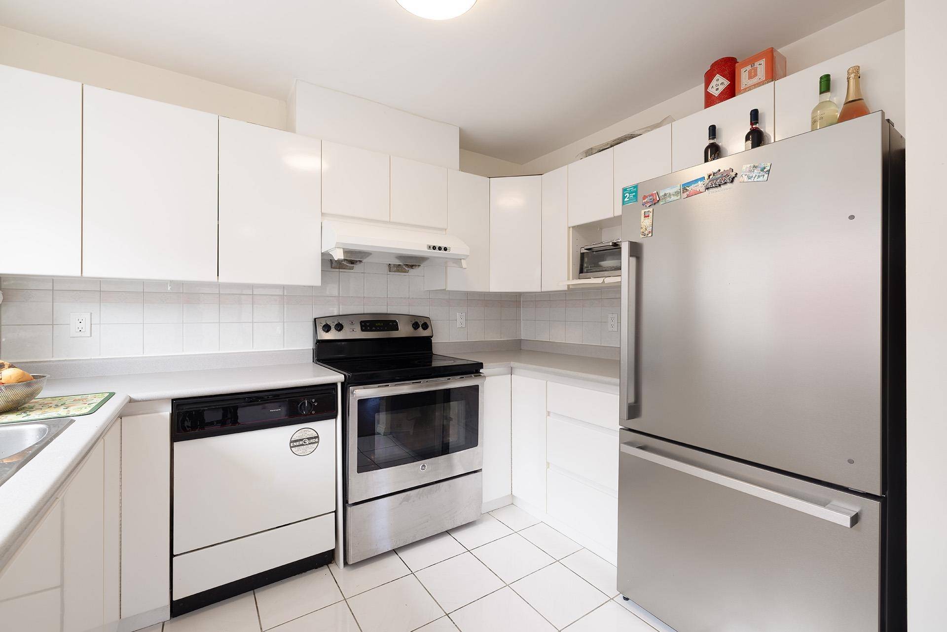 Vancouver, BC V6P 2X6,8573 Laurel ST