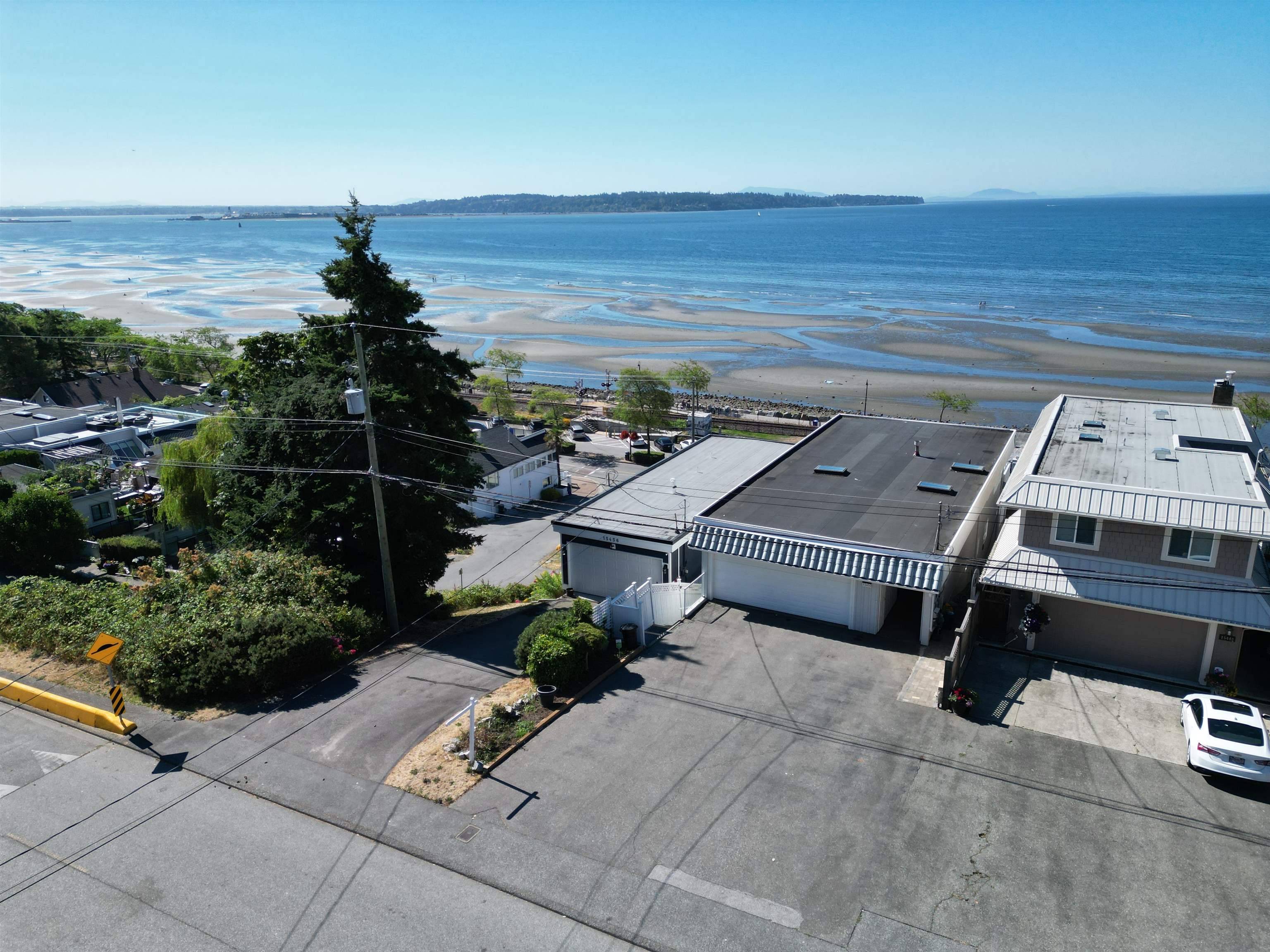 White Rock, BC V4B 1H3,15452 Victoria AVE