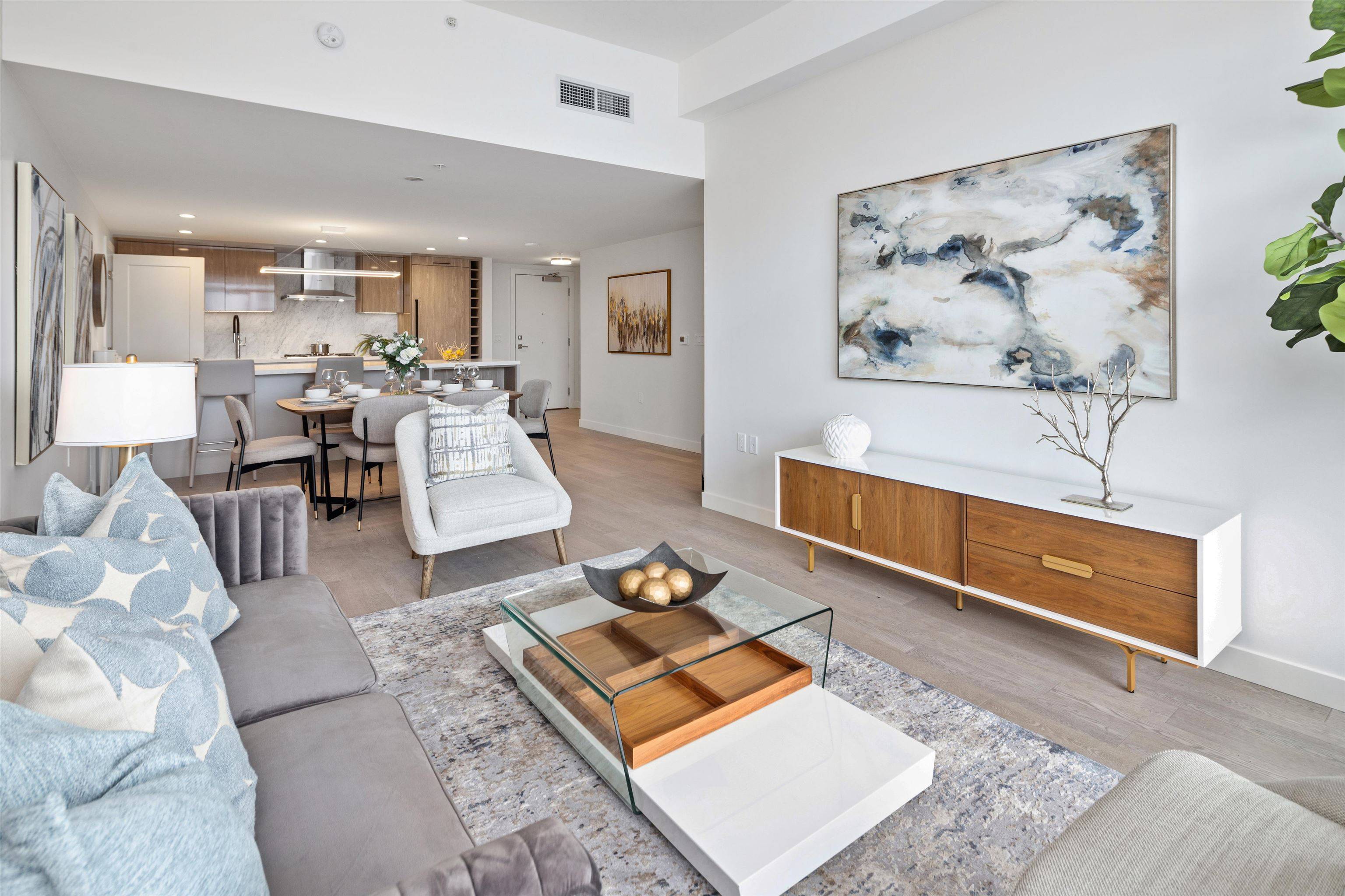 White Rock, BC V4B 4L9,1526 Finlay ST #415