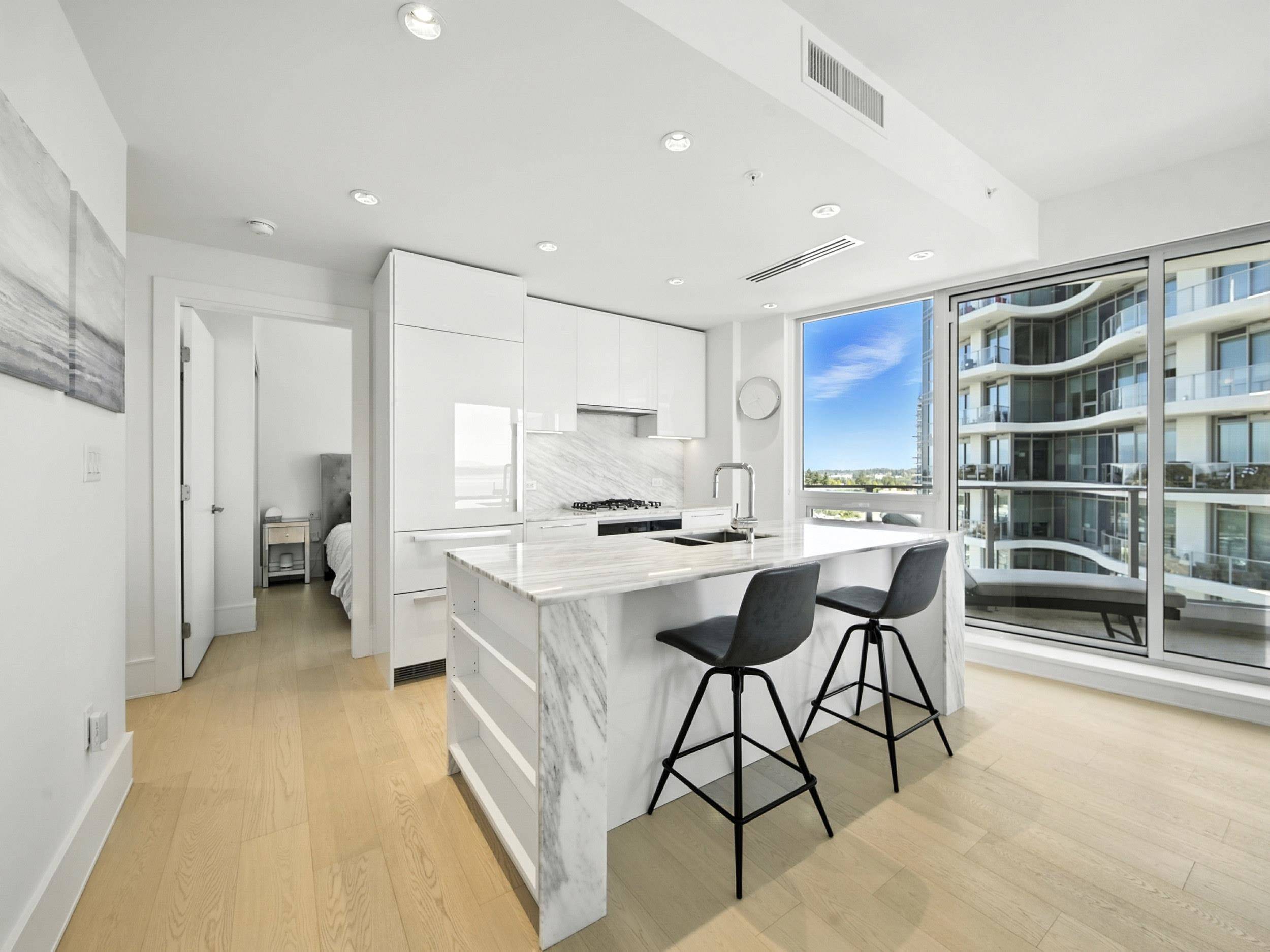 White Rock, BC V4B 0C2,1500 Martin ST #1604