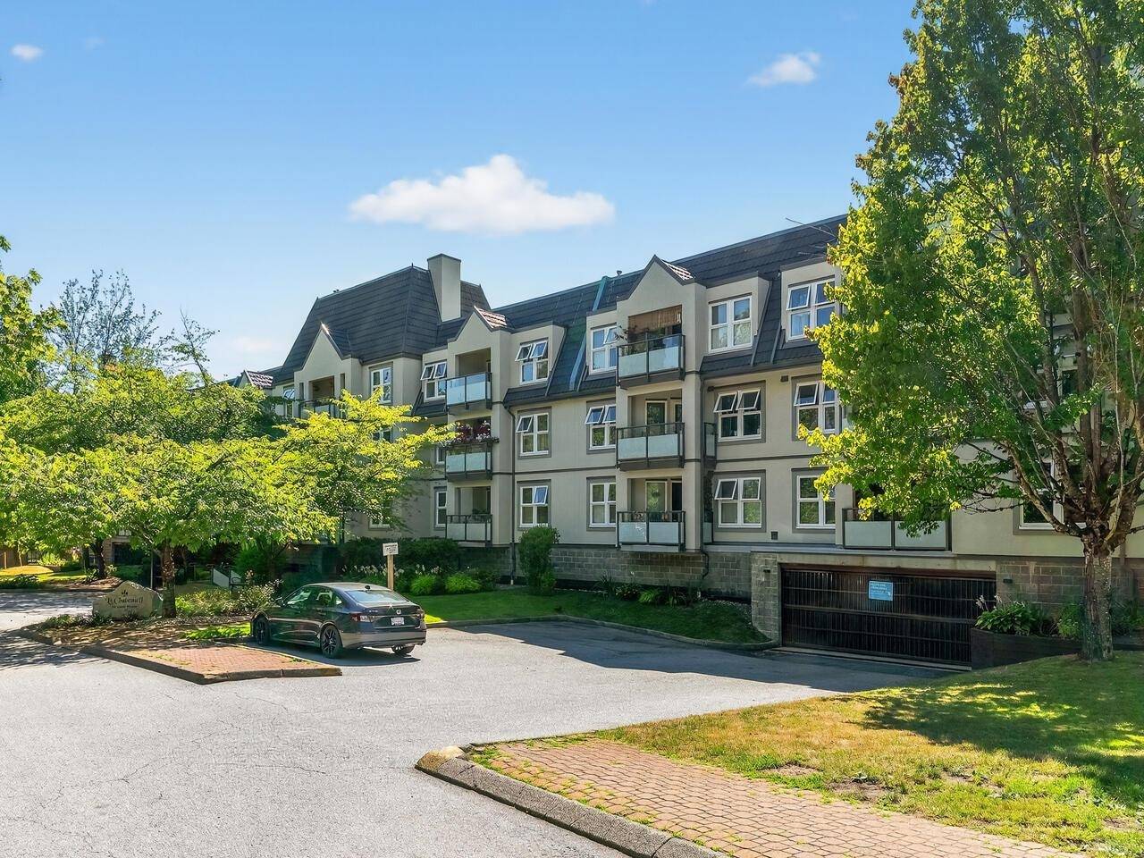 Coquitlam, BC V3K 6S9,98 Laval ST #105