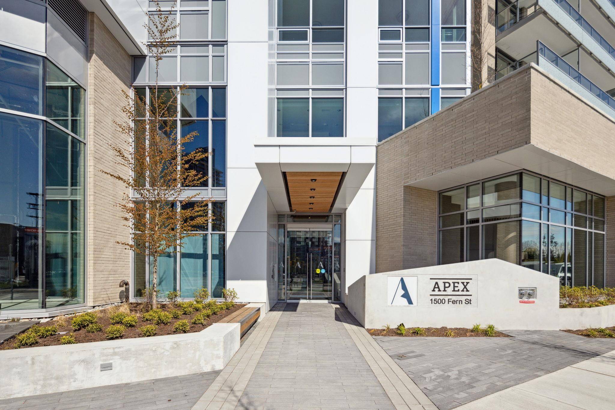 North Vancouver, BC V7J 0E6,1500 Fern ST #805