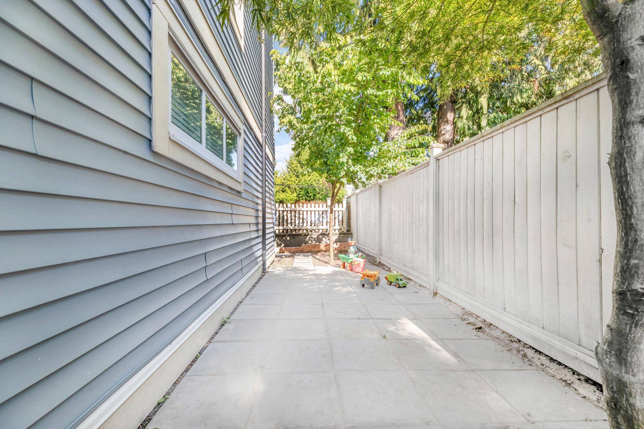 Surrey, BC V3T 0J1,14388 103 AVE #12