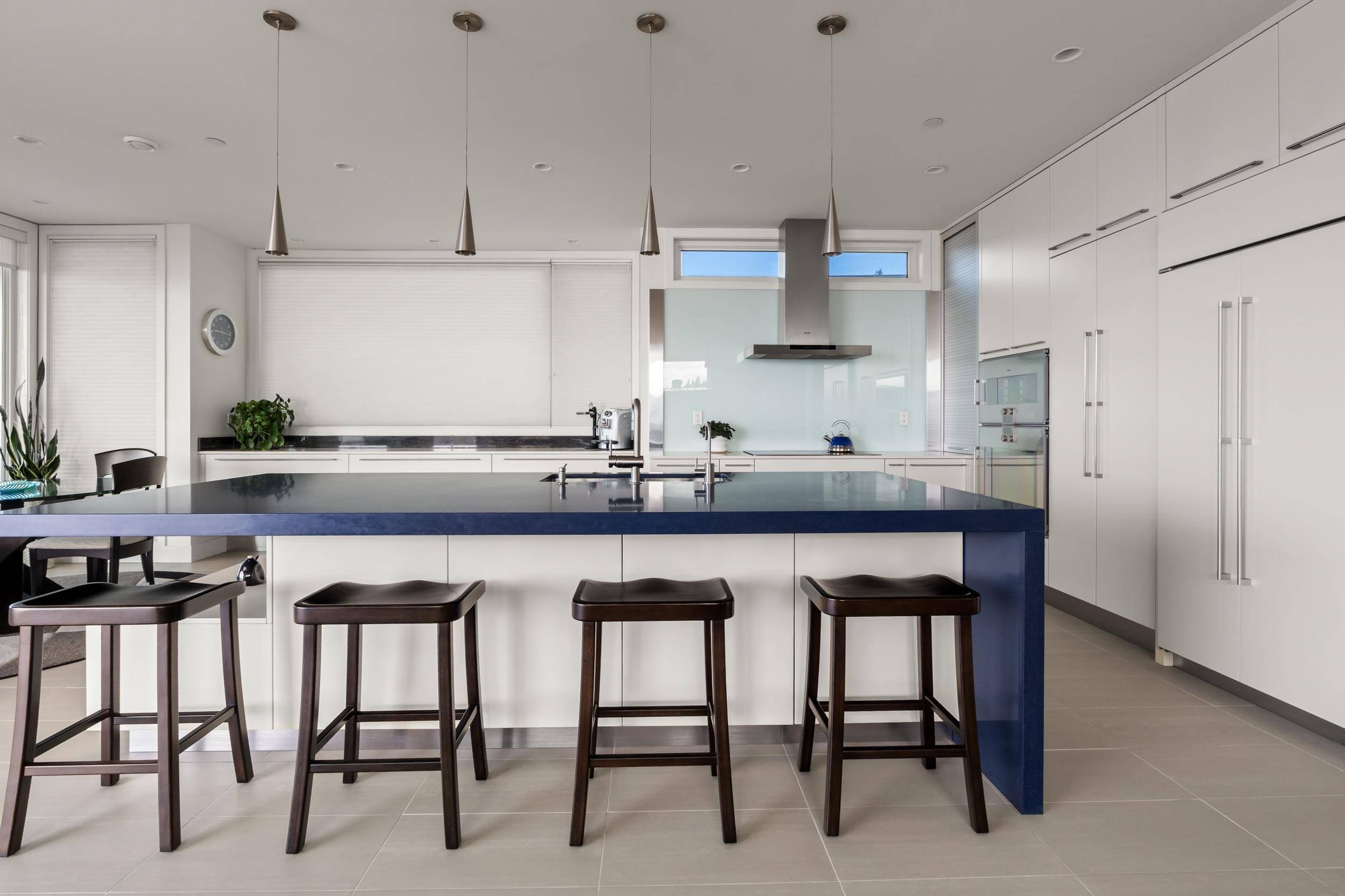 White Rock, BC V4B 1B4,14501 Marine DR