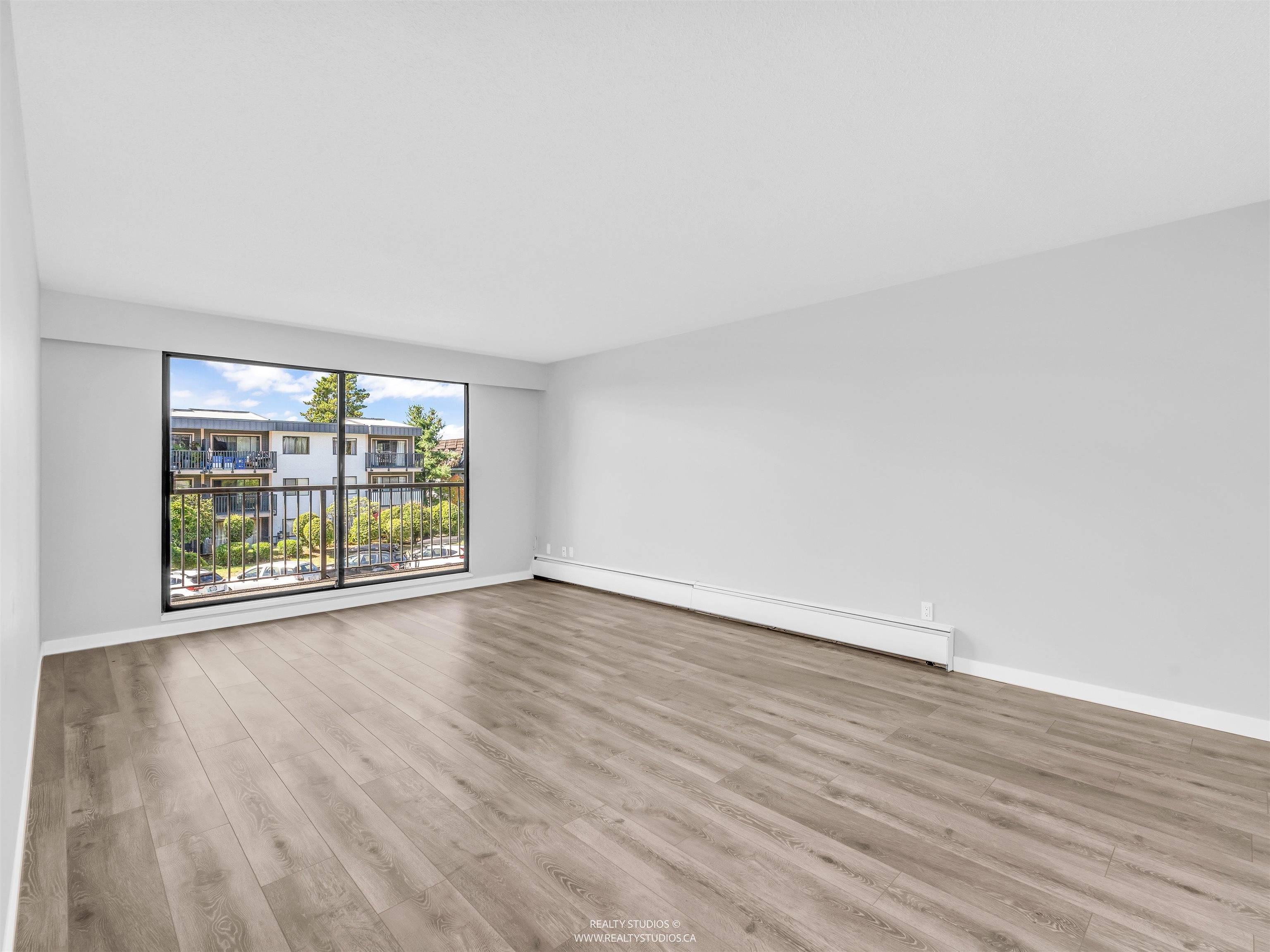 North Vancouver, BC V7M 1C8,252 W 2nd ST #106