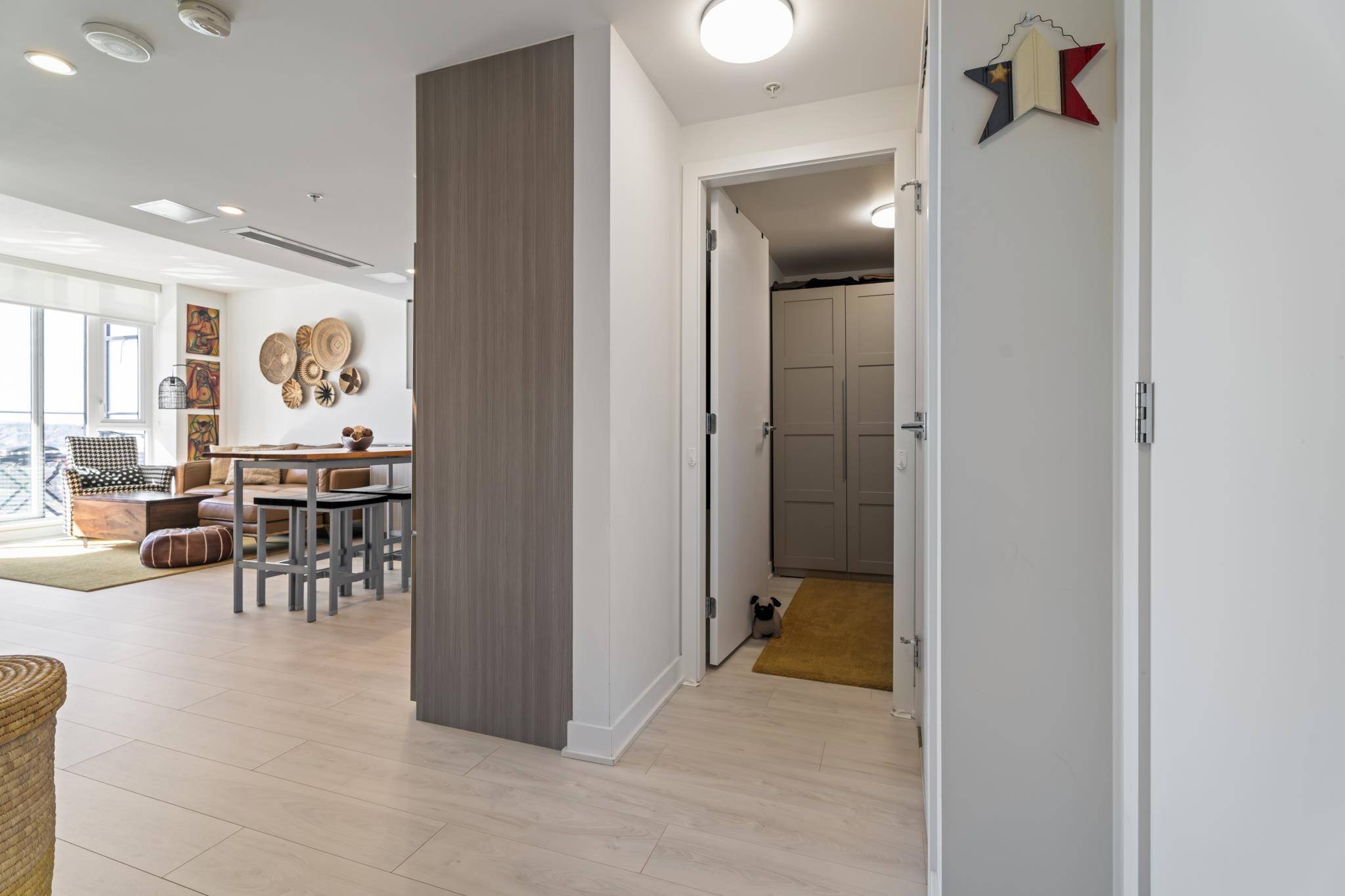 North Vancouver, BC V7J 0E2,1401 Hunter ST #1004