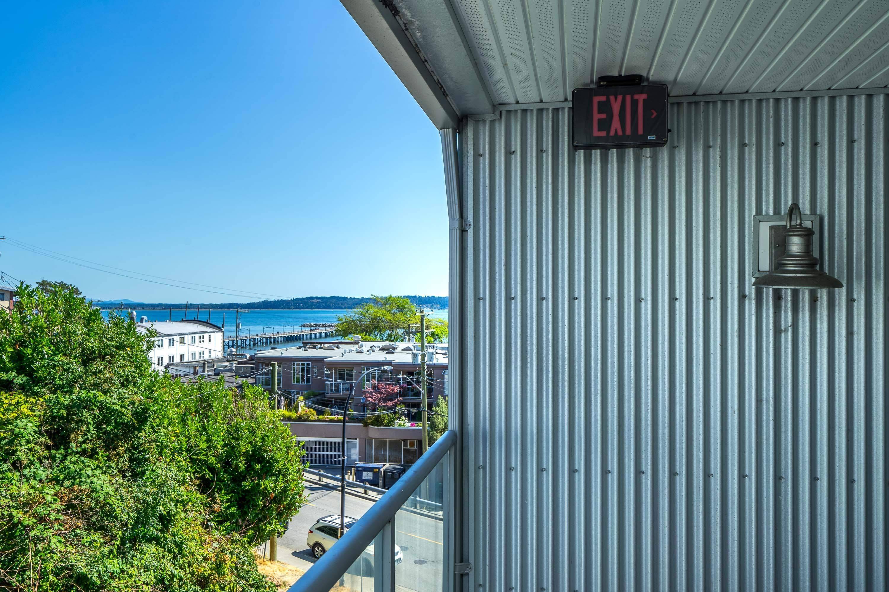 White Rock, BC V4B 1G2,14955 Victoria AVE #504