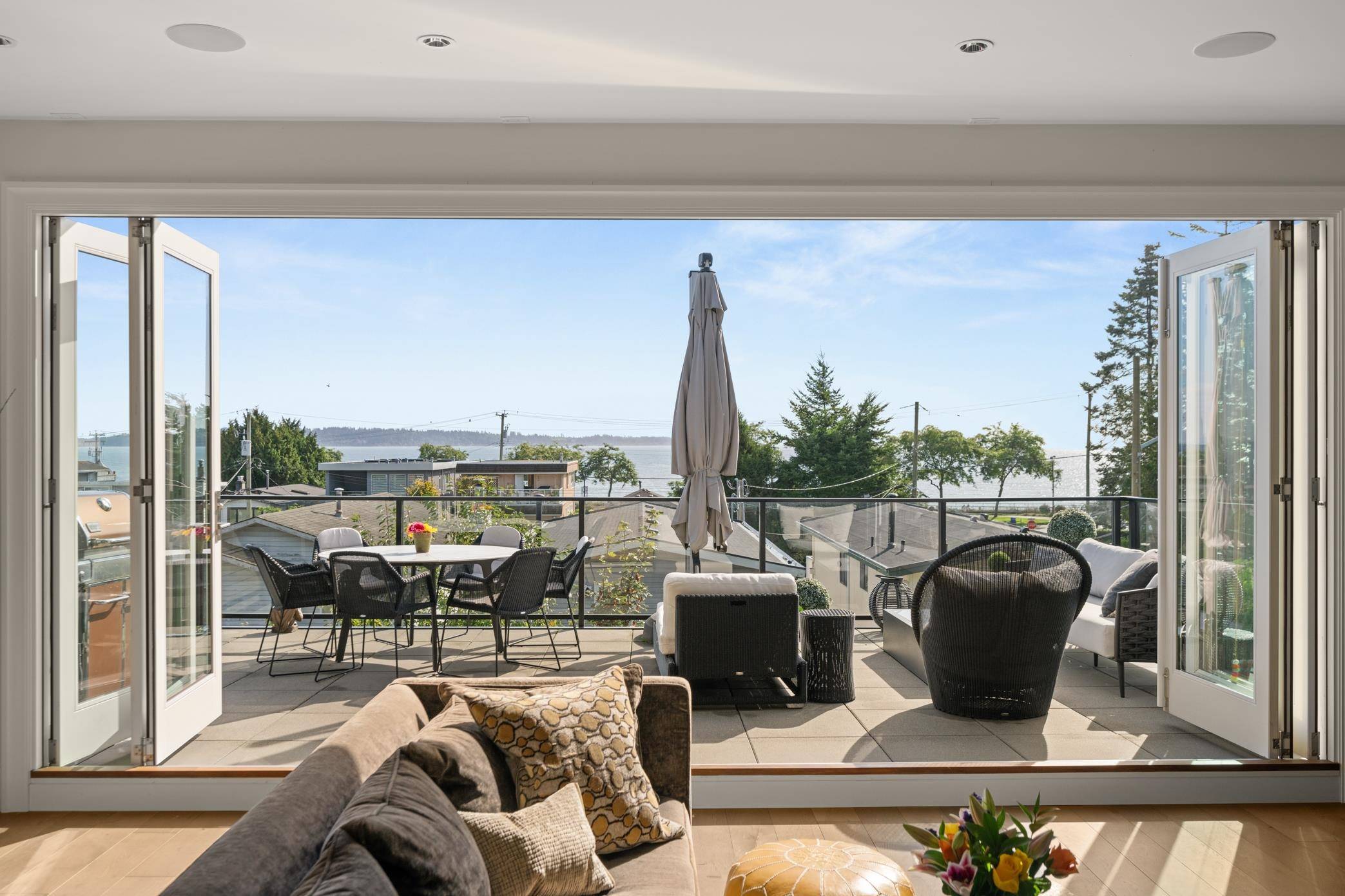 White Rock, BC V4B 2C8,14712 Mcdonald AVE